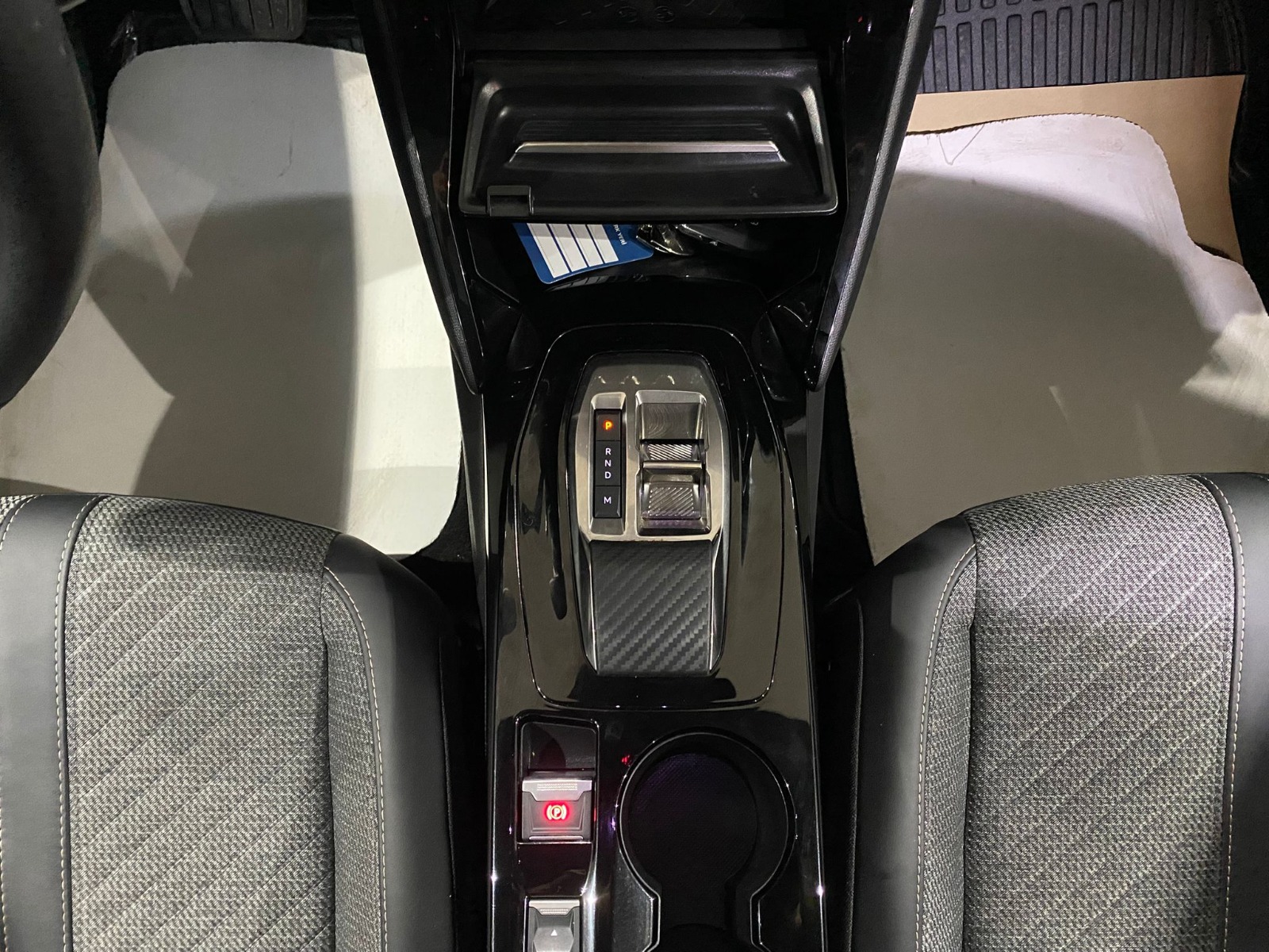 2024 Benzin Otomatik Peugeot 2008 Gri Gürel Tasarım Aksesuar Otomotiv San. Tic. Ltd. Şti.