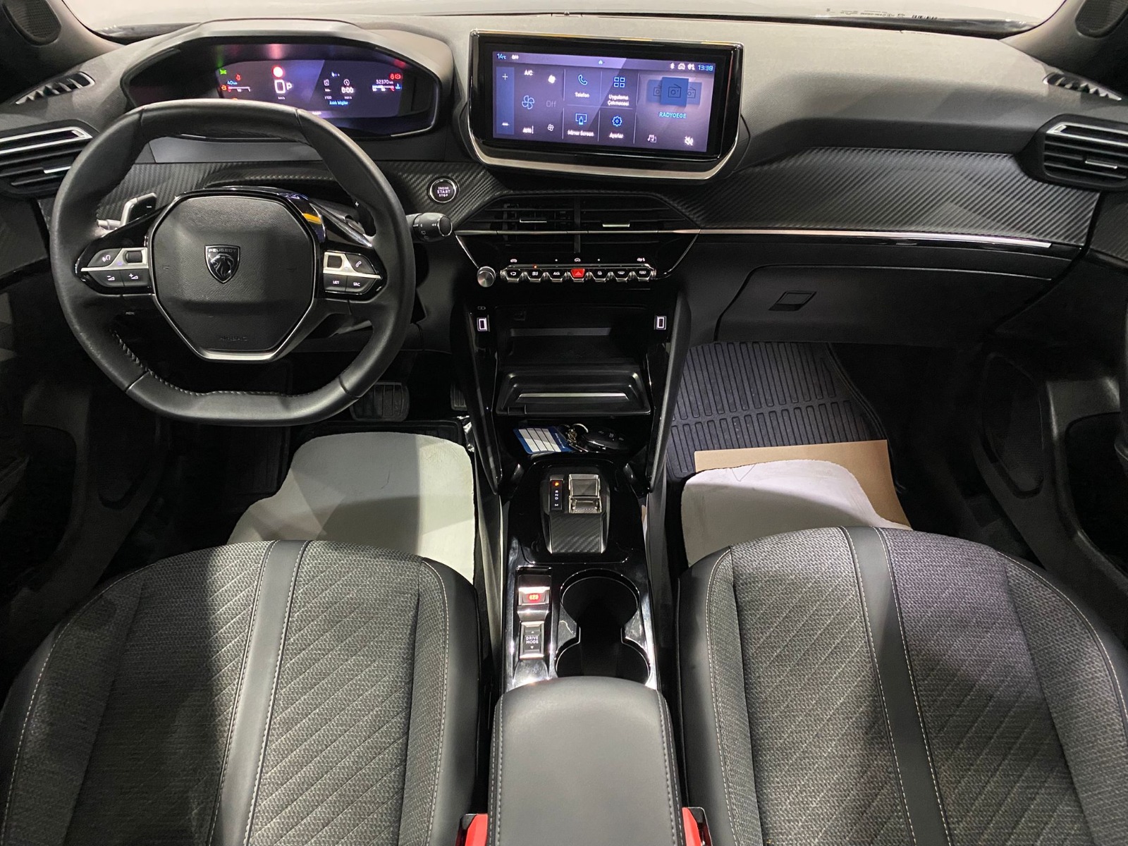 2024 Benzin Otomatik Peugeot 2008 Gri Gürel Tasarım Aksesuar Otomotiv San. Tic. Ltd. Şti.