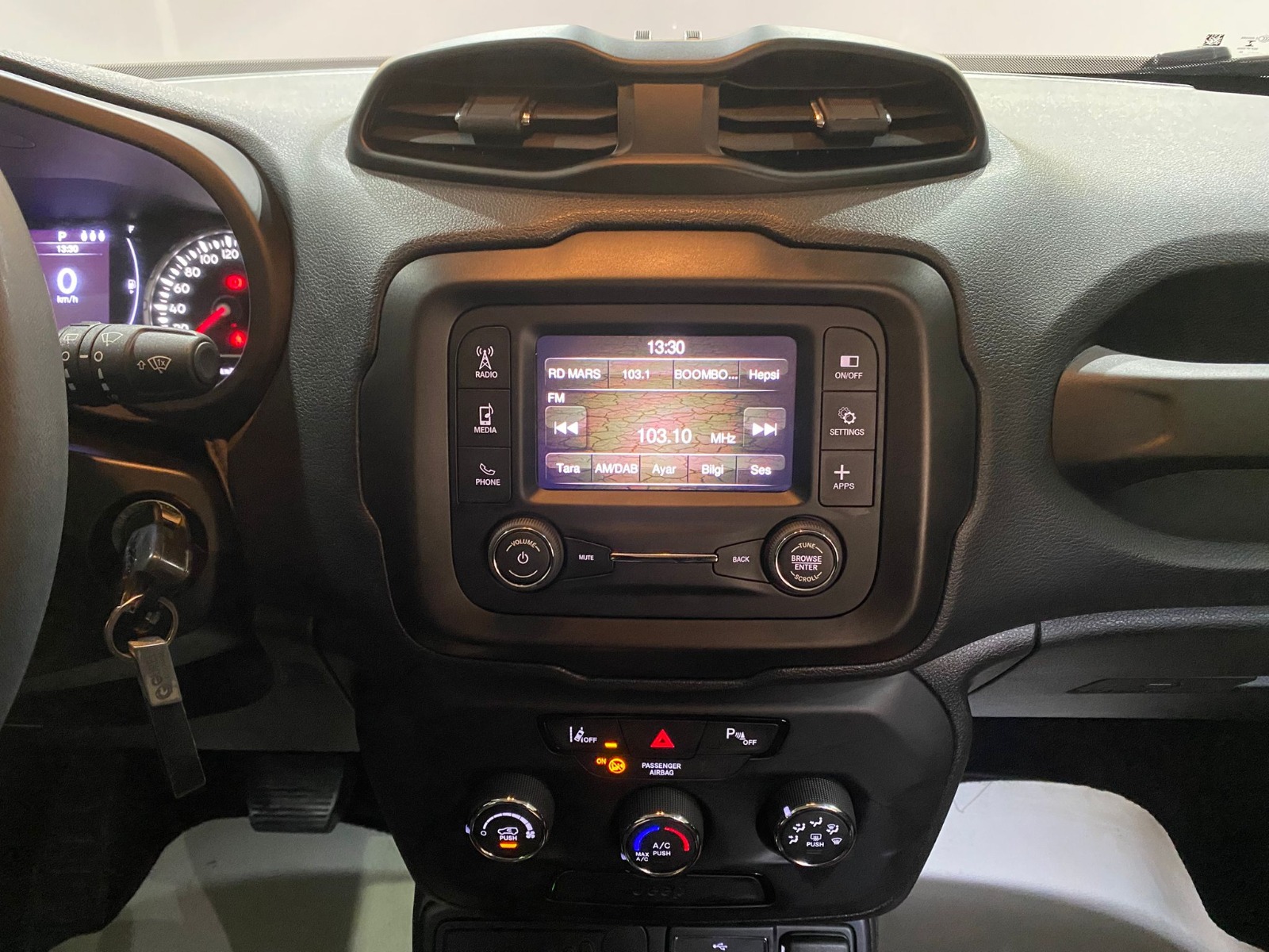 2021 Benzin Otomatik Jeep Renegade Kırmızı Gürel Tasarım Aksesuar Otomotiv San. Tic. Ltd. Şti.