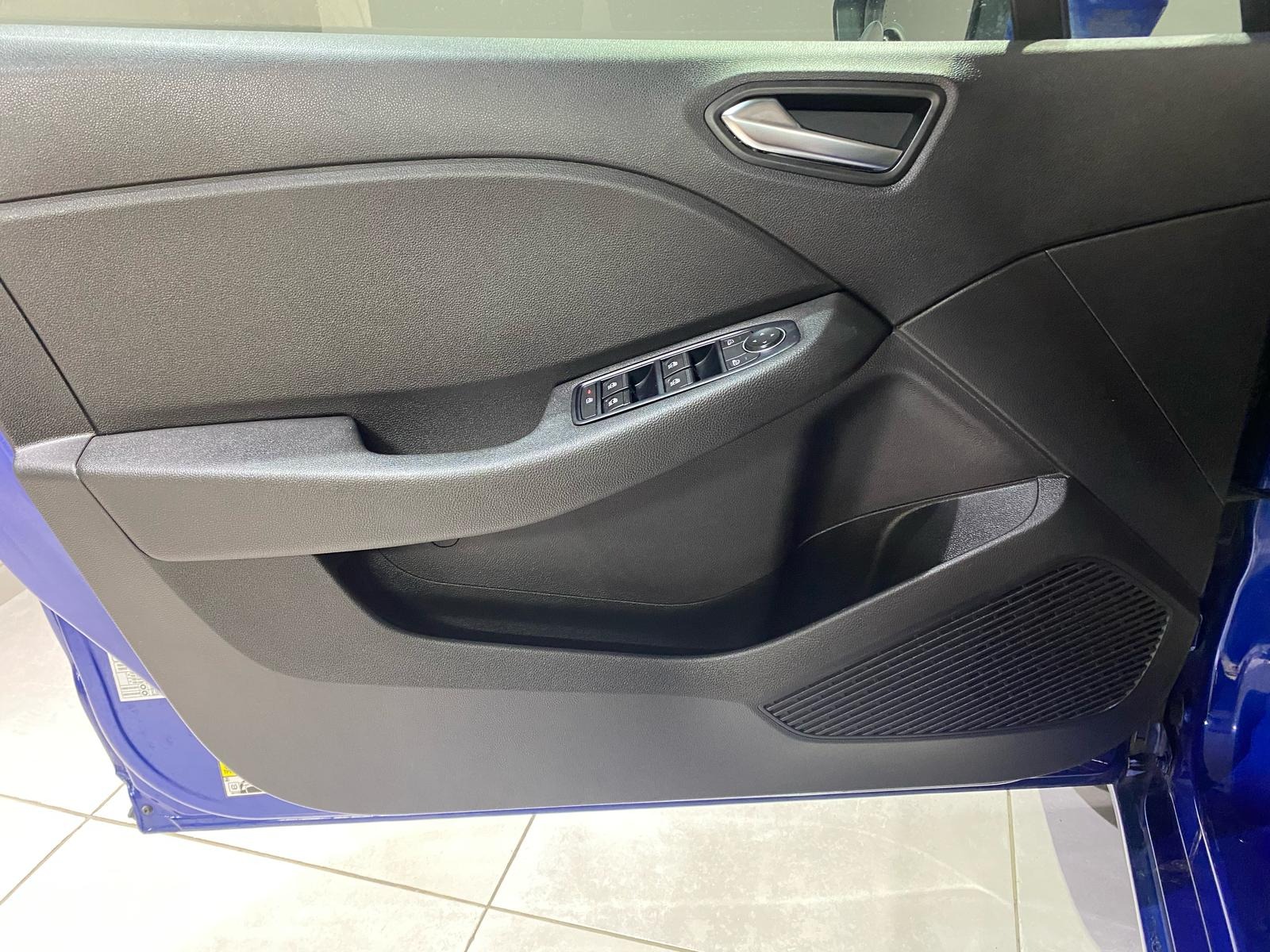2021 Benzin Otomatik Renault Clio Mavi Gürel Tasarım Aksesuar Otomotiv San. Tic. Ltd. Şti.