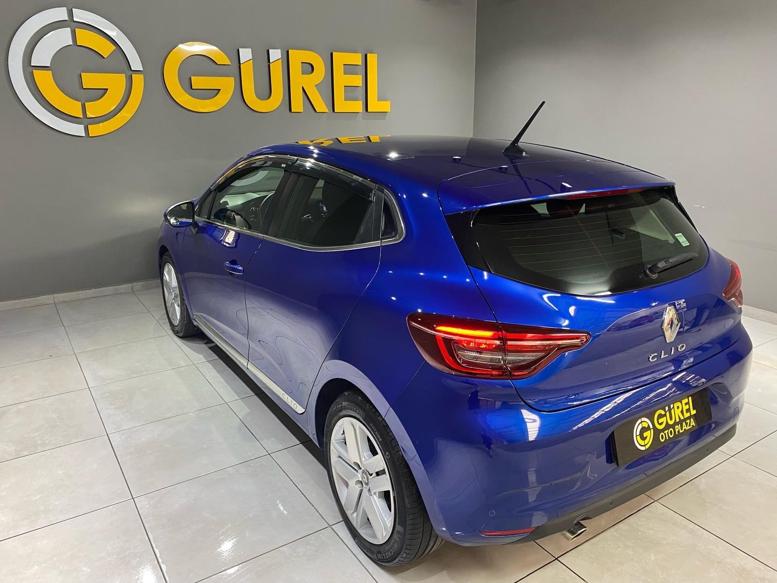 2021 Benzin Otomatik Renault Clio Mavi Gürel Tasarım Aksesuar Otomotiv San. Tic. Ltd. Şti.