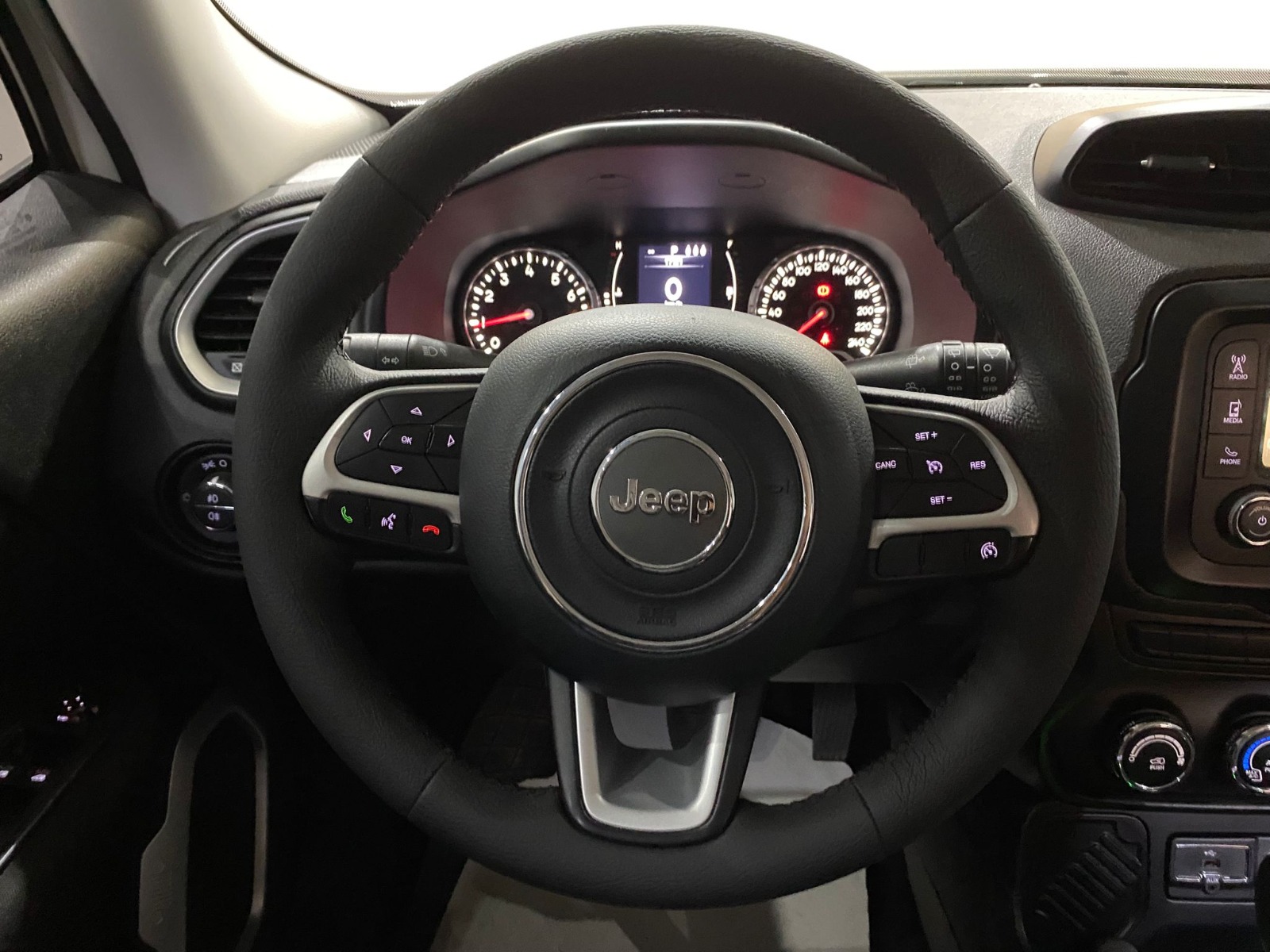 2015 Benzin Otomatik Jeep Renegade Beyaz Gürel Tasarım Aksesuar Otomotiv San. Tic. Ltd. Şti.