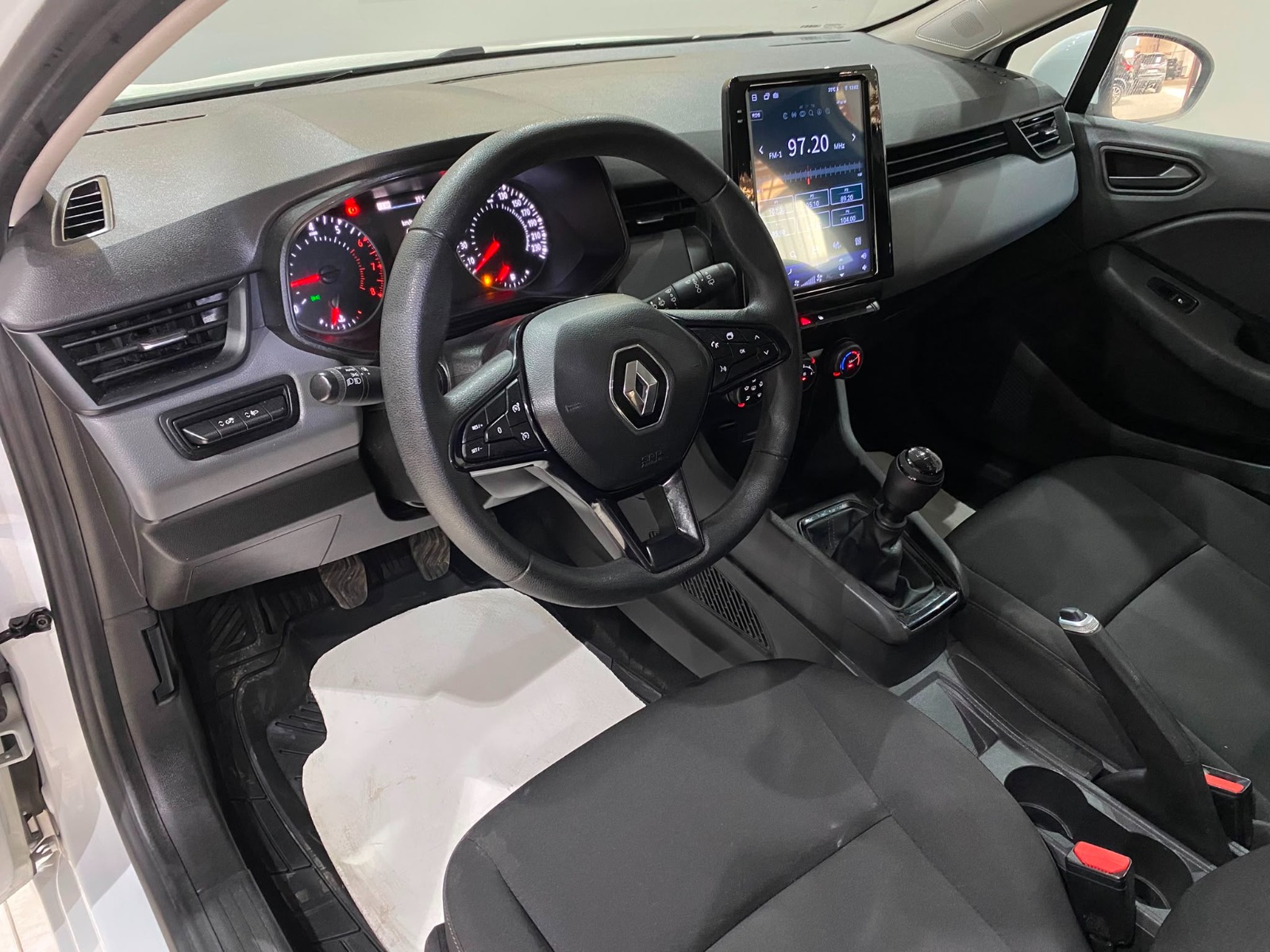 2022 Benzin Manuel Renault Clio Beyaz Gürel Tasarım Aksesuar Otomotiv San. Tic. Ltd. Şti.