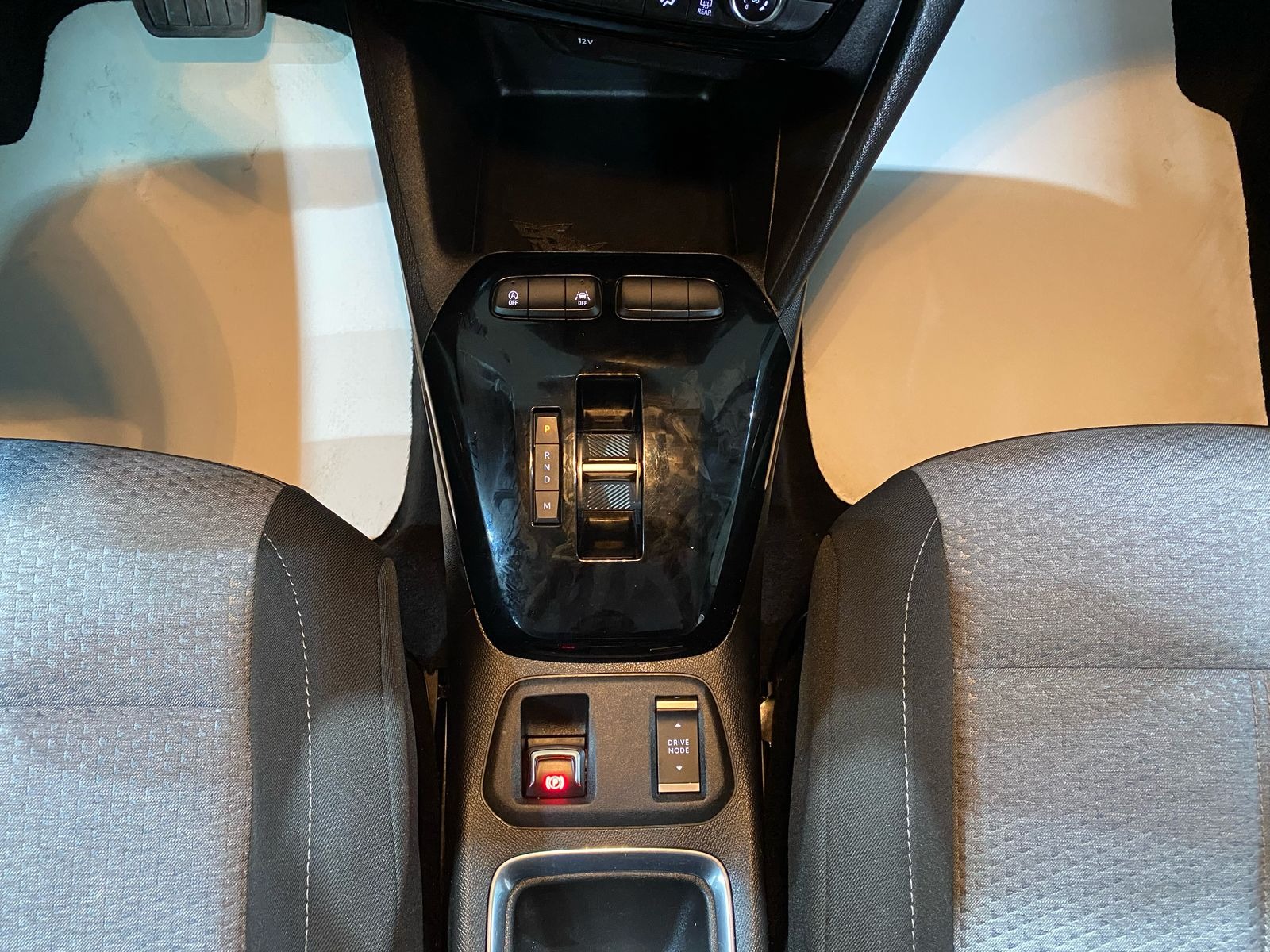 2024 Benzin Otomatik Opel Corsa Gri Gürel Tasarım Aksesuar Otomotiv San. Tic. Ltd. Şti.