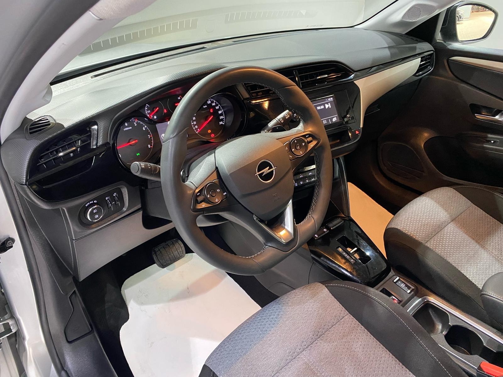 2024 Benzin Otomatik Opel Corsa Gri Gürel Tasarım Aksesuar Otomotiv San. Tic. Ltd. Şti.