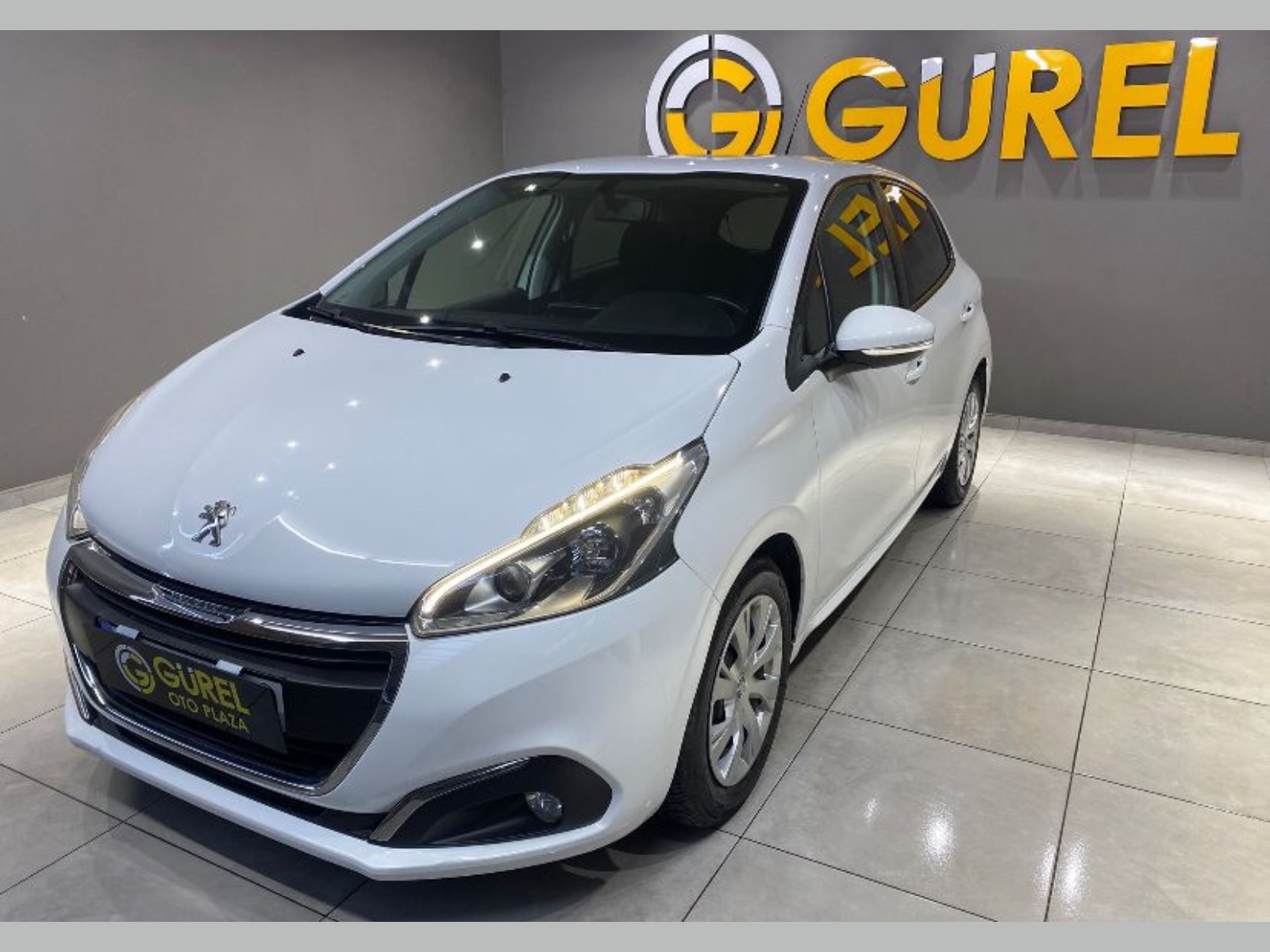 2017 Benzin Otomatik Peugeot 208 Beyaz Gürel Tasarım Aksesuar Otomotiv San. Tic. Ltd. Şti.