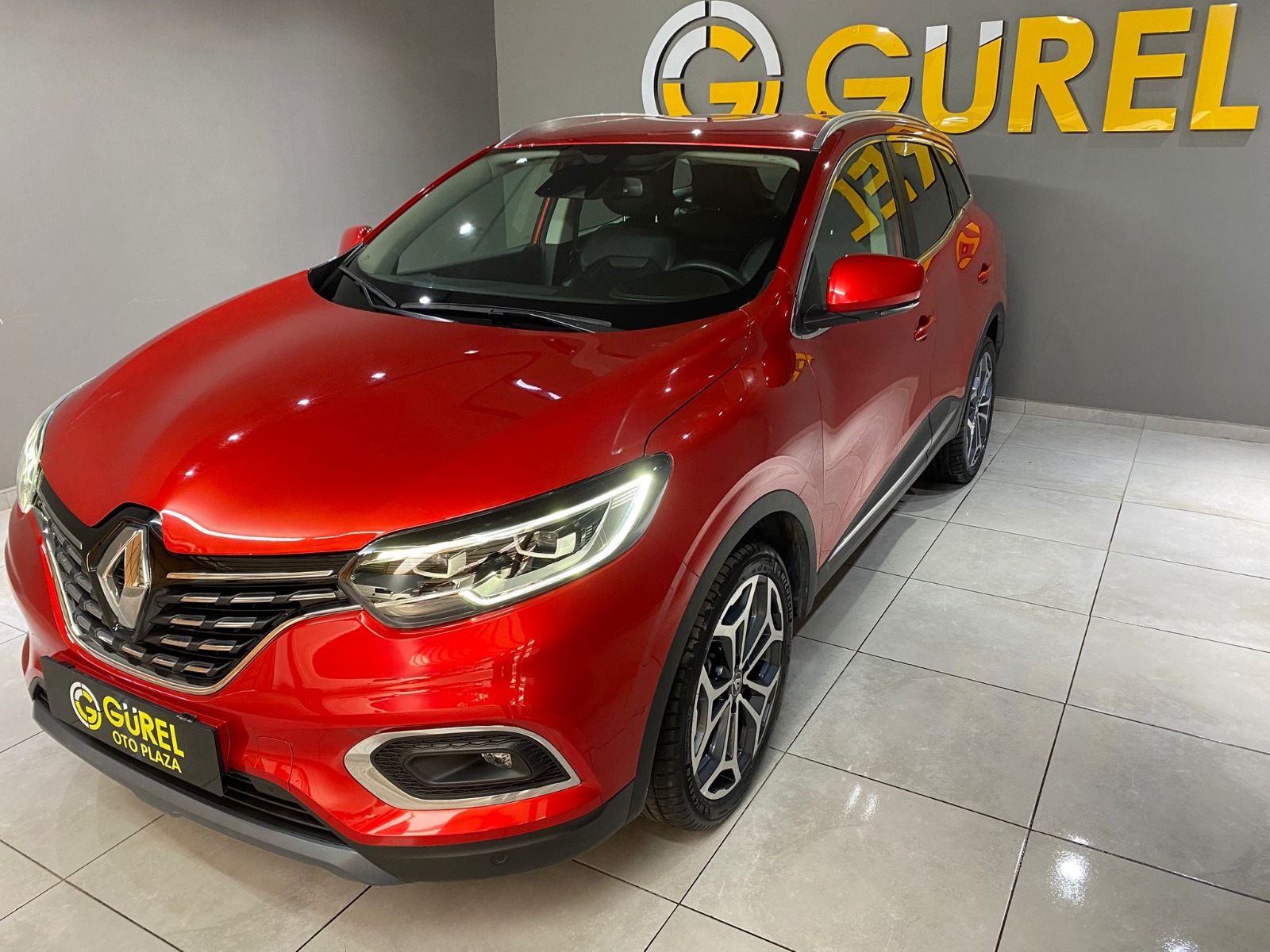2022 Benzin Otomatik Renault Kadjar Kırmızı Gürel Tasarım Aksesuar Otomotiv San. Tic. Ltd. Şti.
