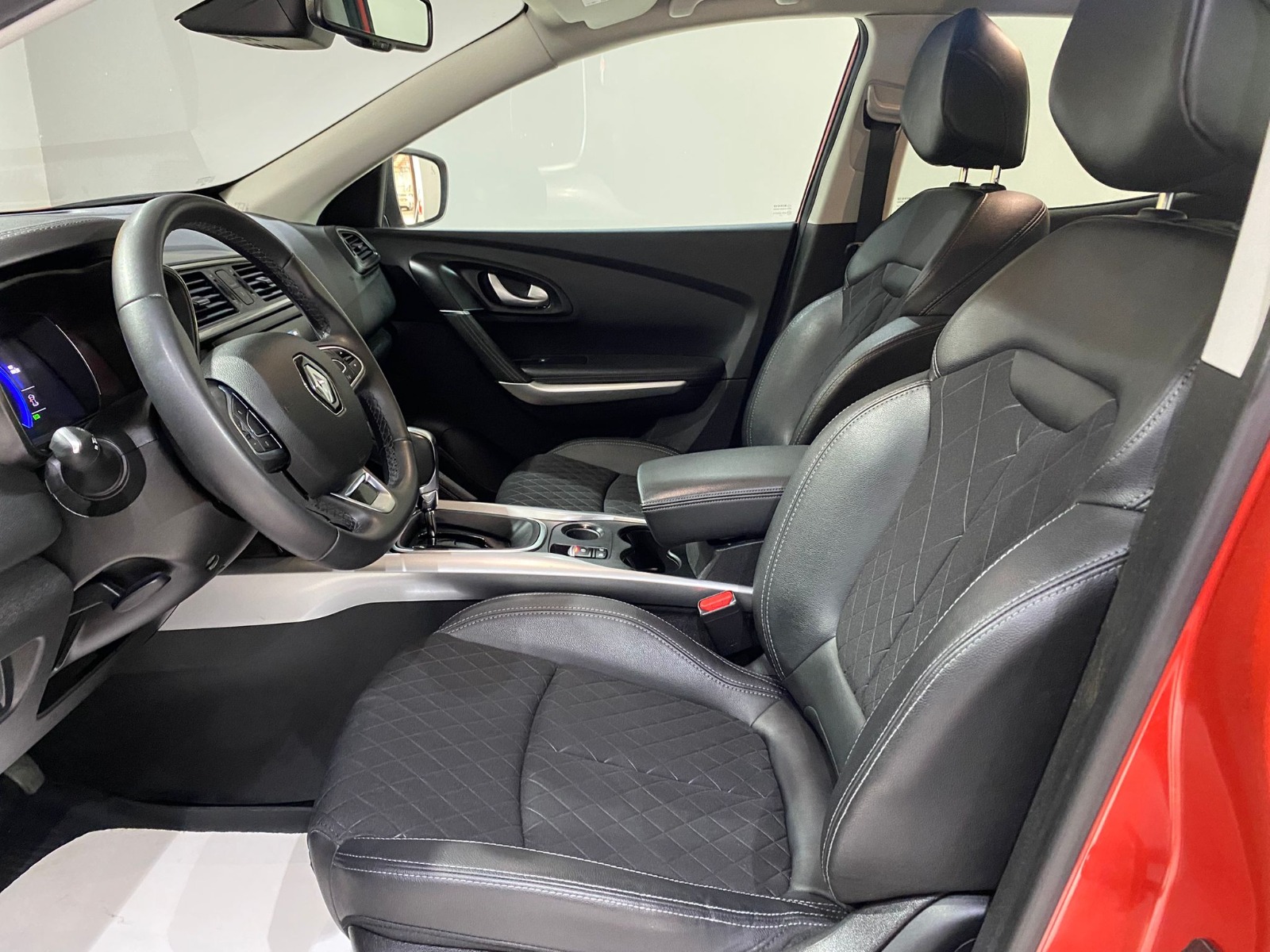 2022 Benzin Otomatik Renault Kadjar Kırmızı Gürel Tasarım Aksesuar Otomotiv San. Tic. Ltd. Şti.
