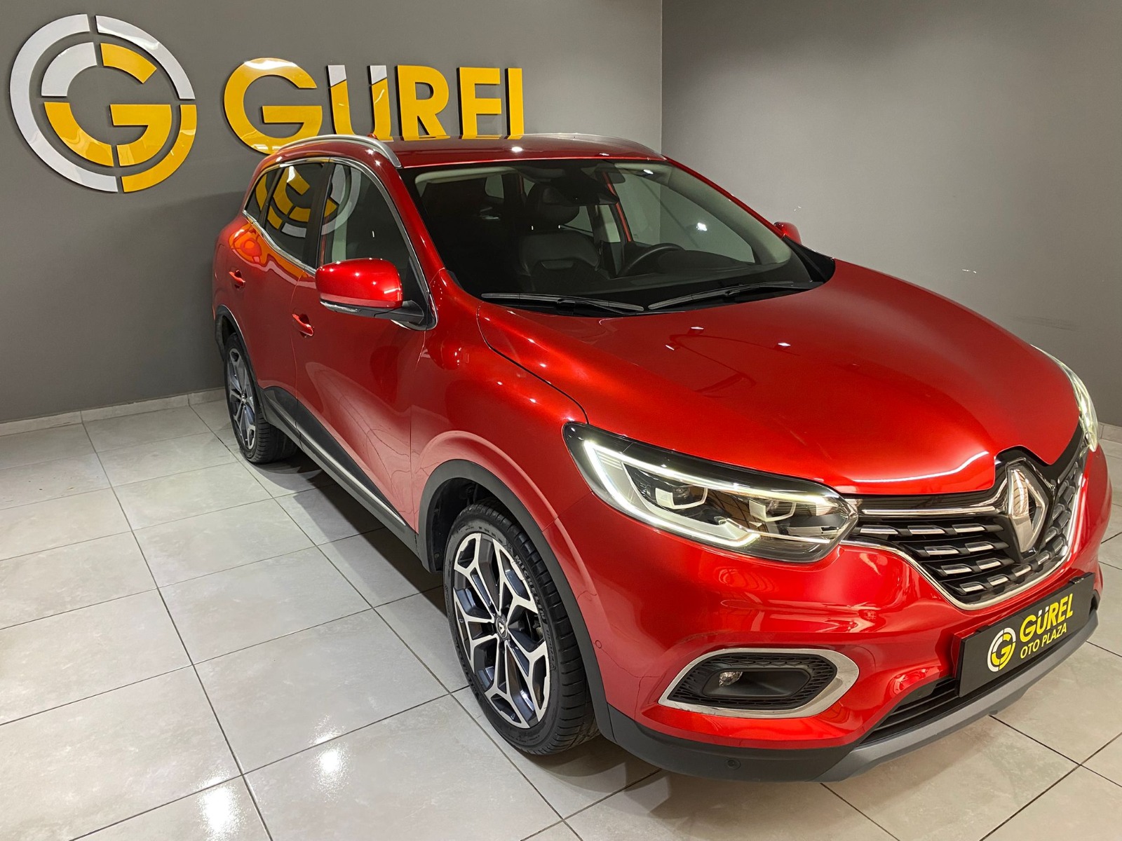 2022 Benzin Otomatik Renault Kadjar Kırmızı Gürel Tasarım Aksesuar Otomotiv San. Tic. Ltd. Şti.
