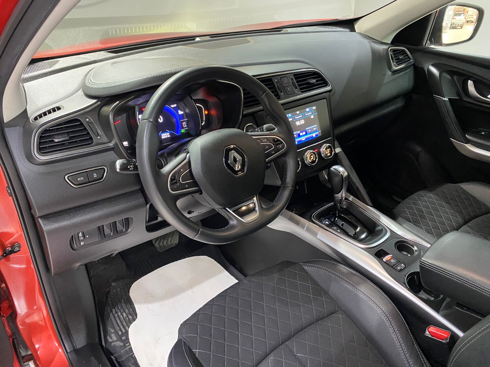 2022 Benzin Otomatik Renault Kadjar Kırmızı Gürel Tasarım Aksesuar Otomotiv San. Tic. Ltd. Şti.
