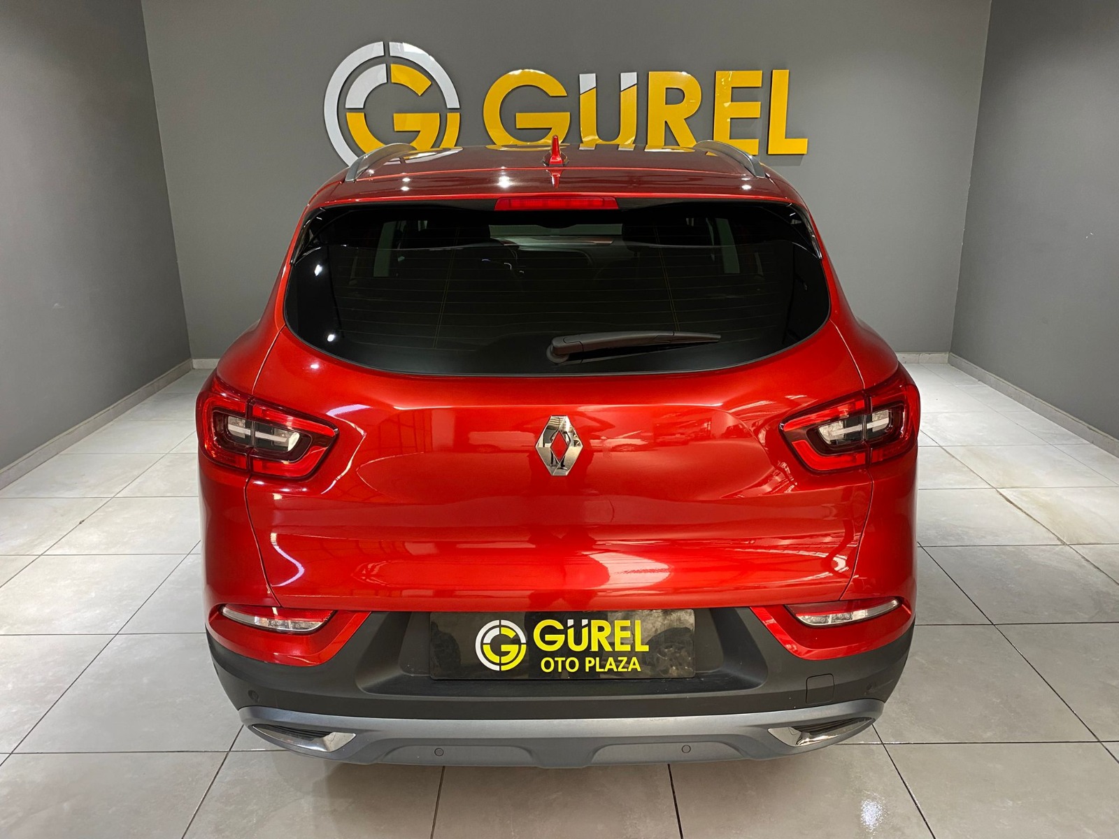 2022 Benzin Otomatik Renault Kadjar Kırmızı Gürel Tasarım Aksesuar Otomotiv San. Tic. Ltd. Şti.