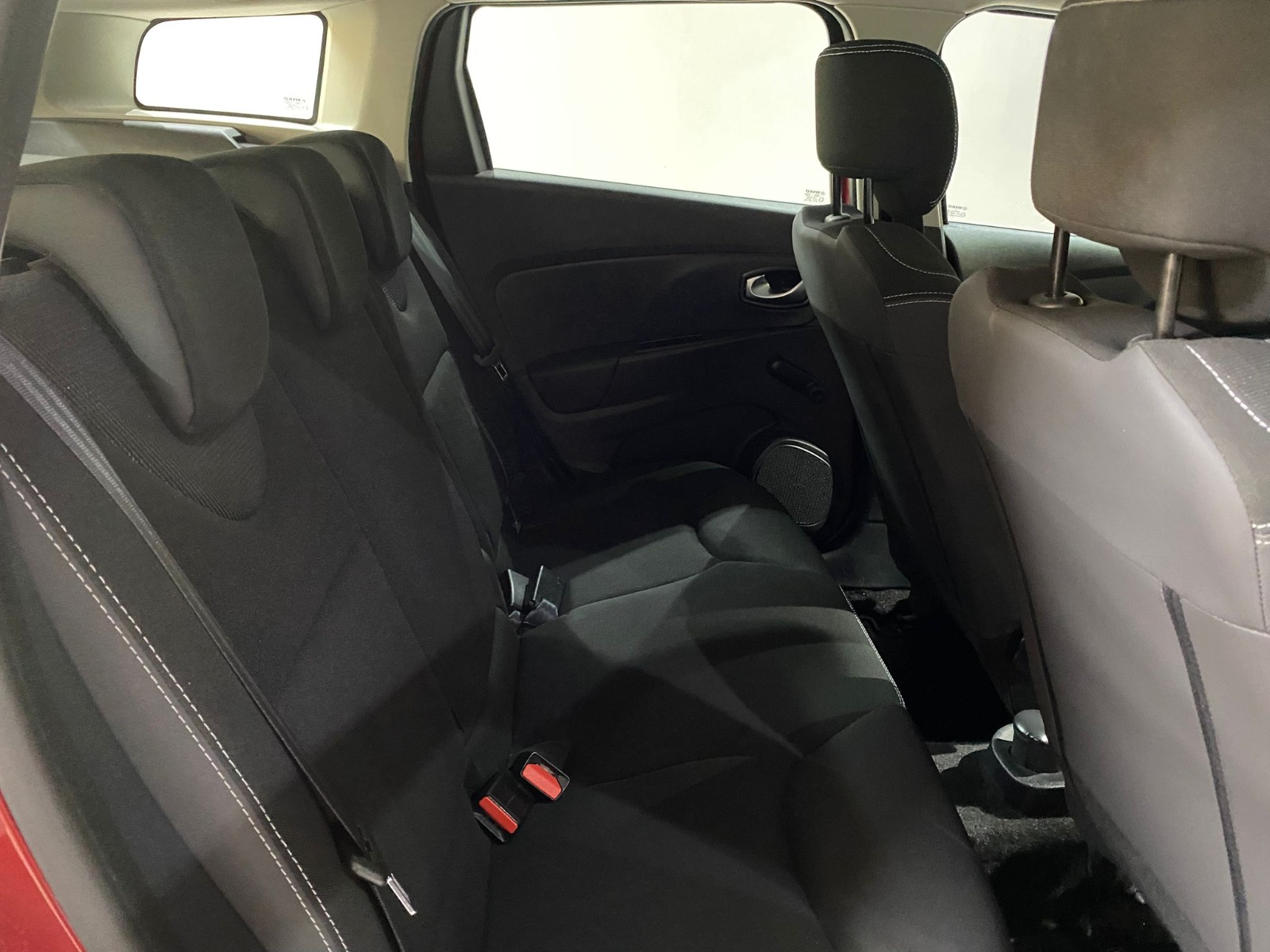 2017 Benzin Manuel Renault Clio Kırmızı Gürel Tasarım Aksesuar Otomotiv San. Tic. Ltd. Şti.