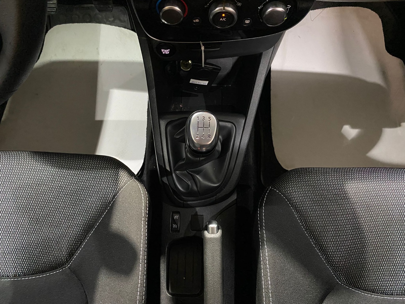 2017 Benzin Manuel Renault Clio Kırmızı Gürel Tasarım Aksesuar Otomotiv San. Tic. Ltd. Şti.