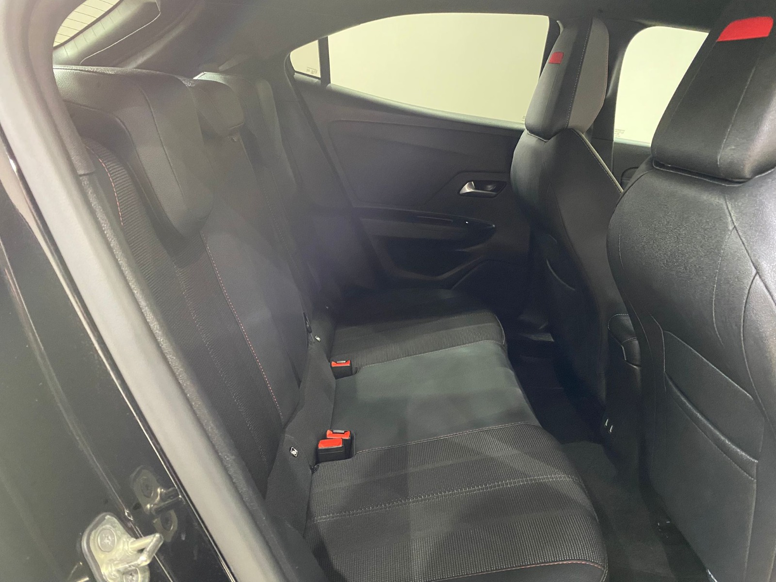 2023 Benzin Otomatik Opel Mokka Siyah Gürel Tasarım Aksesuar Otomotiv San. Tic. Ltd. Şti.