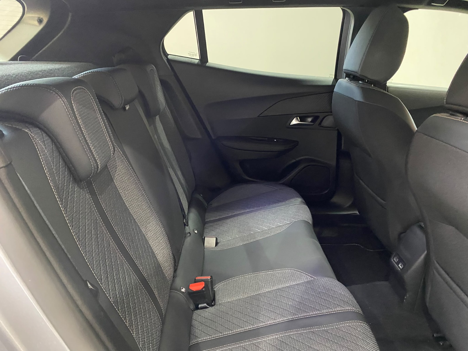 2025 Benzin Otomatik Peugeot 2008 Gri Gürel Tasarım Aksesuar Otomotiv San. Tic. Ltd. Şti.