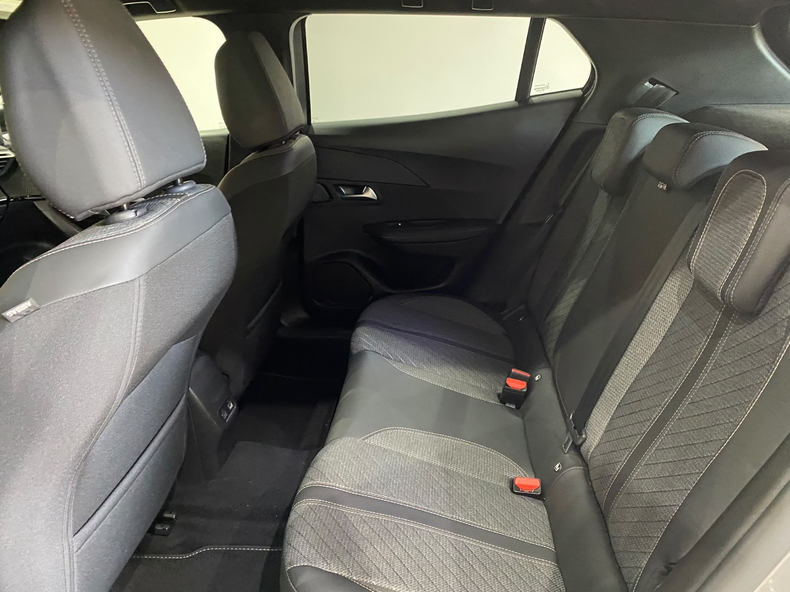 2025 Benzin Otomatik Peugeot 2008 Gri Gürel Tasarım Aksesuar Otomotiv San. Tic. Ltd. Şti.