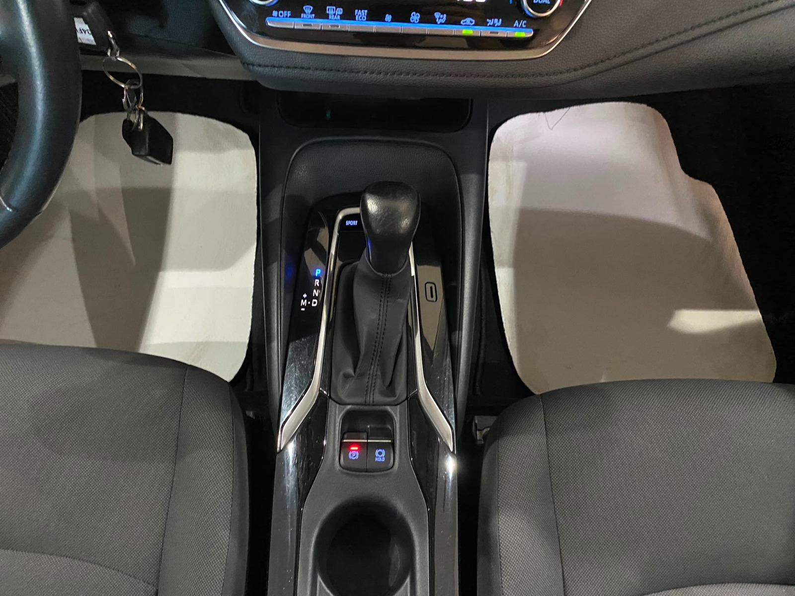 2022 Benzin Otomatik Toyota Corolla Beyaz Gürel Tasarım Aksesuar Otomotiv San. Tic. Ltd. Şti.
