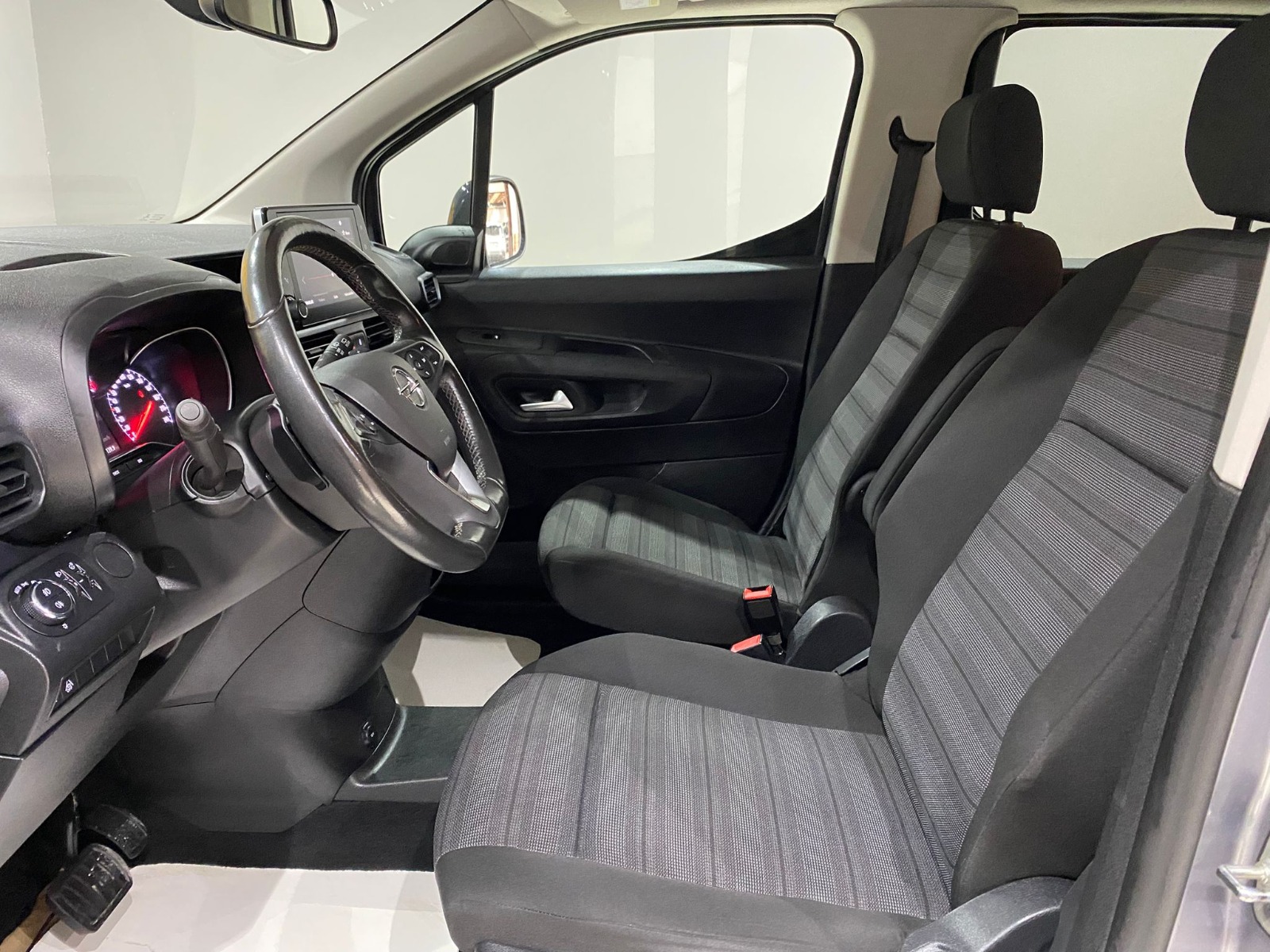 2022 Dizel Otomatik Opel Combo Gri Gürel Tasarım Aksesuar Otomotiv San. Tic. Ltd. Şti.