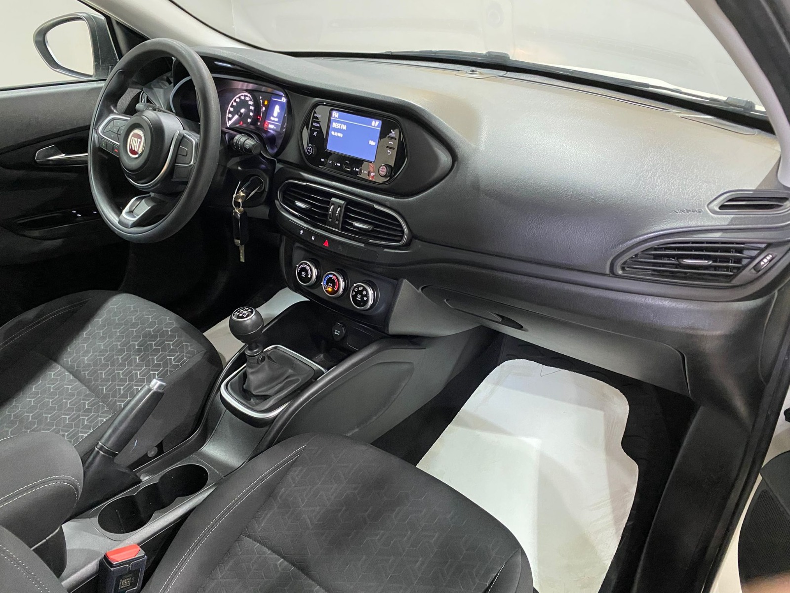 2023 Benzin Manuel Fiat Egea Cross Beyaz Gürel Tasarım Aksesuar Otomotiv San. Tic. Ltd. Şti.