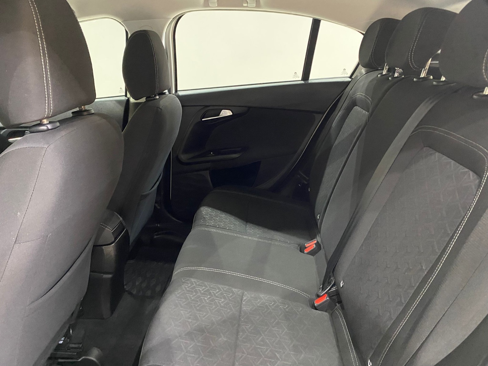 2023 Benzin Manuel Fiat Egea Cross Beyaz Gürel Tasarım Aksesuar Otomotiv San. Tic. Ltd. Şti.