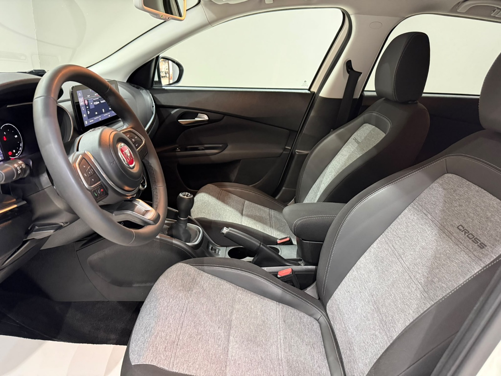 2023 Benzin Manuel Fiat Egea Cross Beyaz Gürel Tasarım Aksesuar Otomotiv San. Tic. Ltd. Şti.