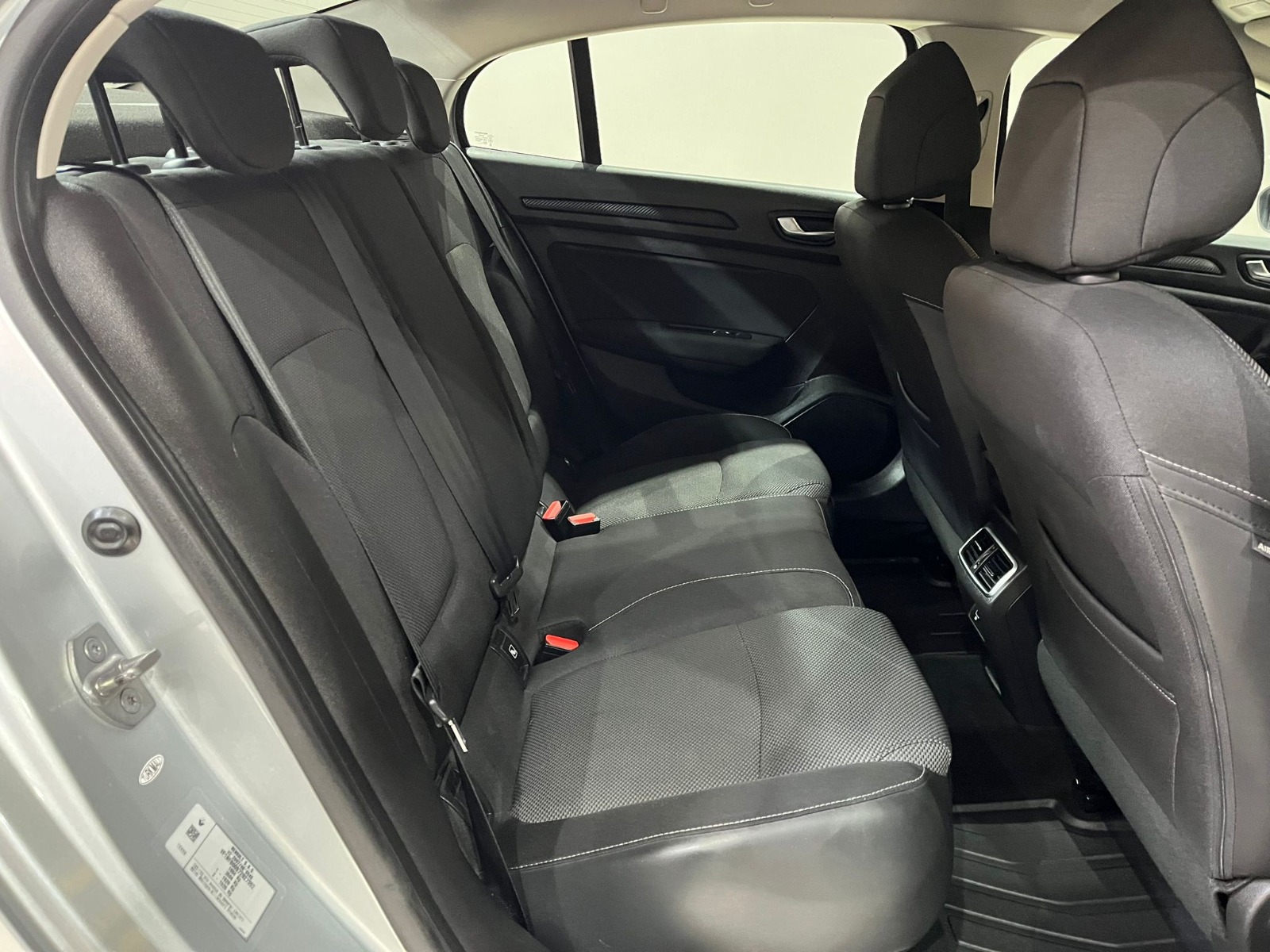 2024 Benzin Otomatik Renault Megane Gümüş Gri Gürel Tasarım Aksesuar Otomotiv San. Tic. Ltd. Şti.