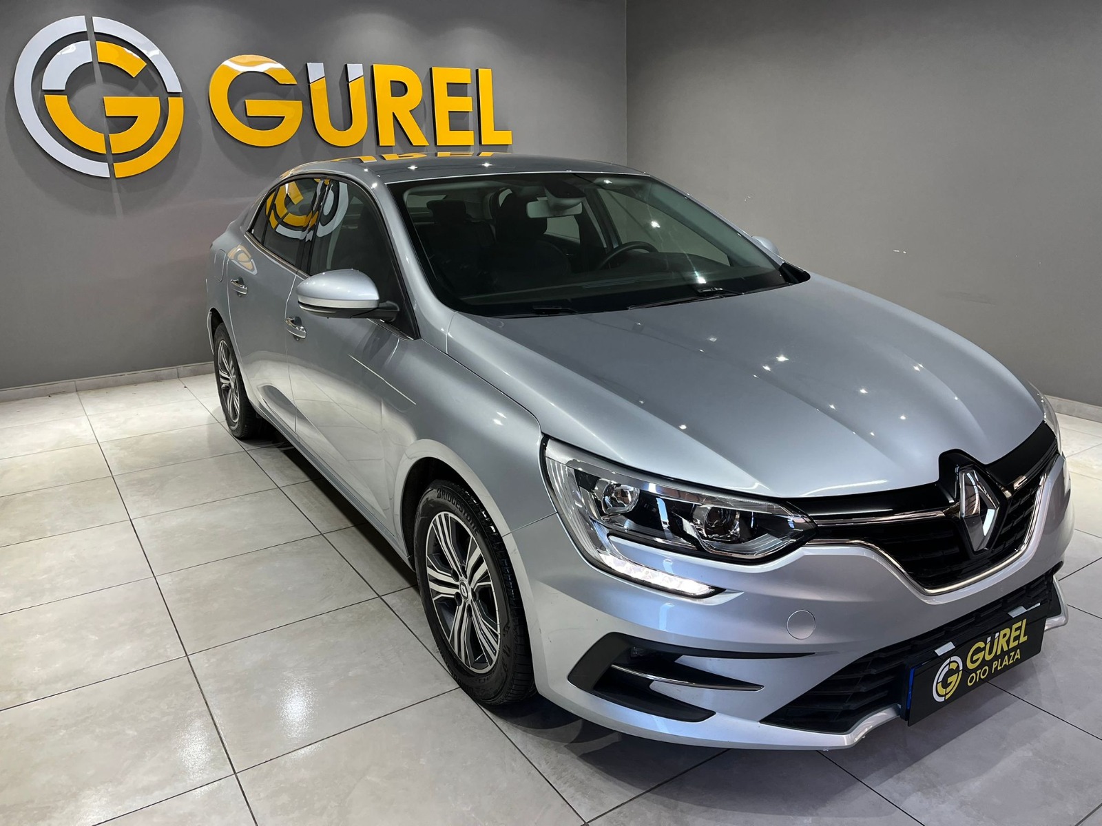 2024 Benzin Otomatik Renault Megane Gümüş Gri Gürel Tasarım Aksesuar Otomotiv San. Tic. Ltd. Şti.
