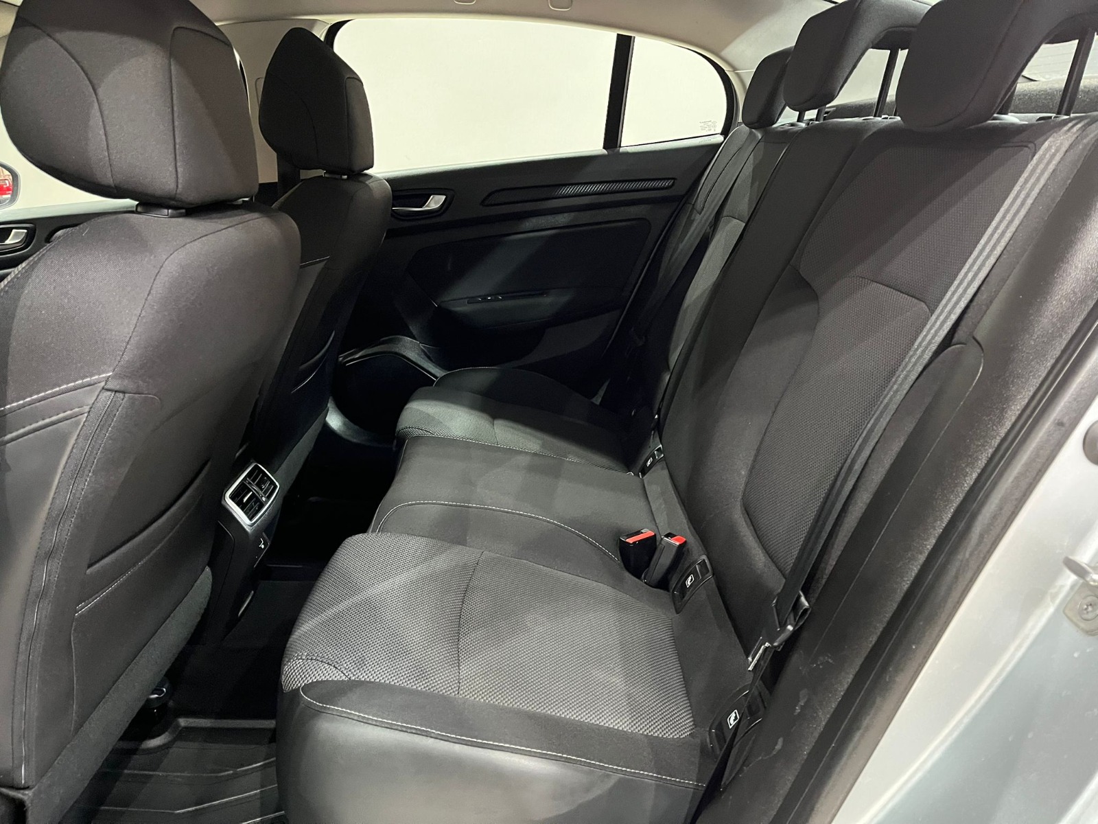 2024 Benzin Otomatik Renault Megane Gümüş Gri Gürel Tasarım Aksesuar Otomotiv San. Tic. Ltd. Şti.