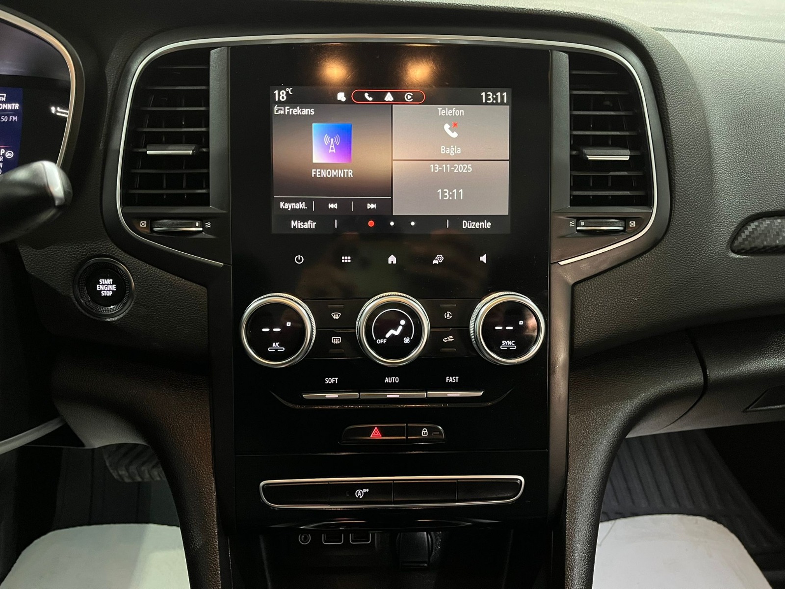 2024 Benzin Otomatik Renault Megane Gümüş Gri Gürel Tasarım Aksesuar Otomotiv San. Tic. Ltd. Şti.