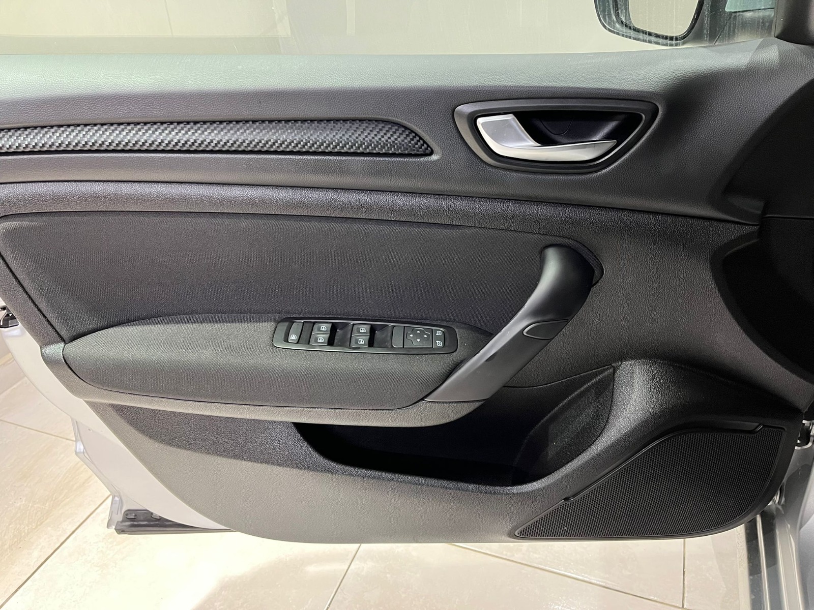 2024 Benzin Otomatik Renault Megane Gümüş Gri Gürel Tasarım Aksesuar Otomotiv San. Tic. Ltd. Şti.