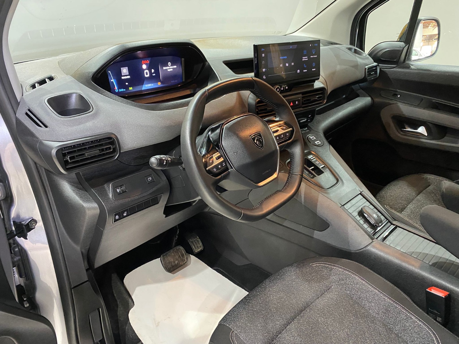 2025 Dizel Otomatik Peugeot Rifter Gri Gürel Tasarım Aksesuar Otomotiv San. Tic. Ltd. Şti.
