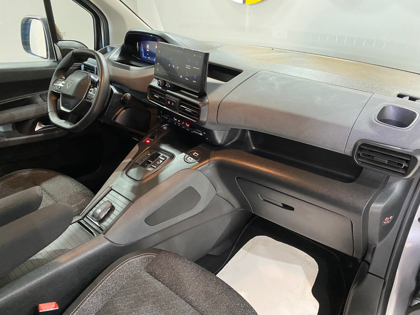 2025 Dizel Otomatik Peugeot Rifter Gri Gürel Tasarım Aksesuar Otomotiv San. Tic. Ltd. Şti.