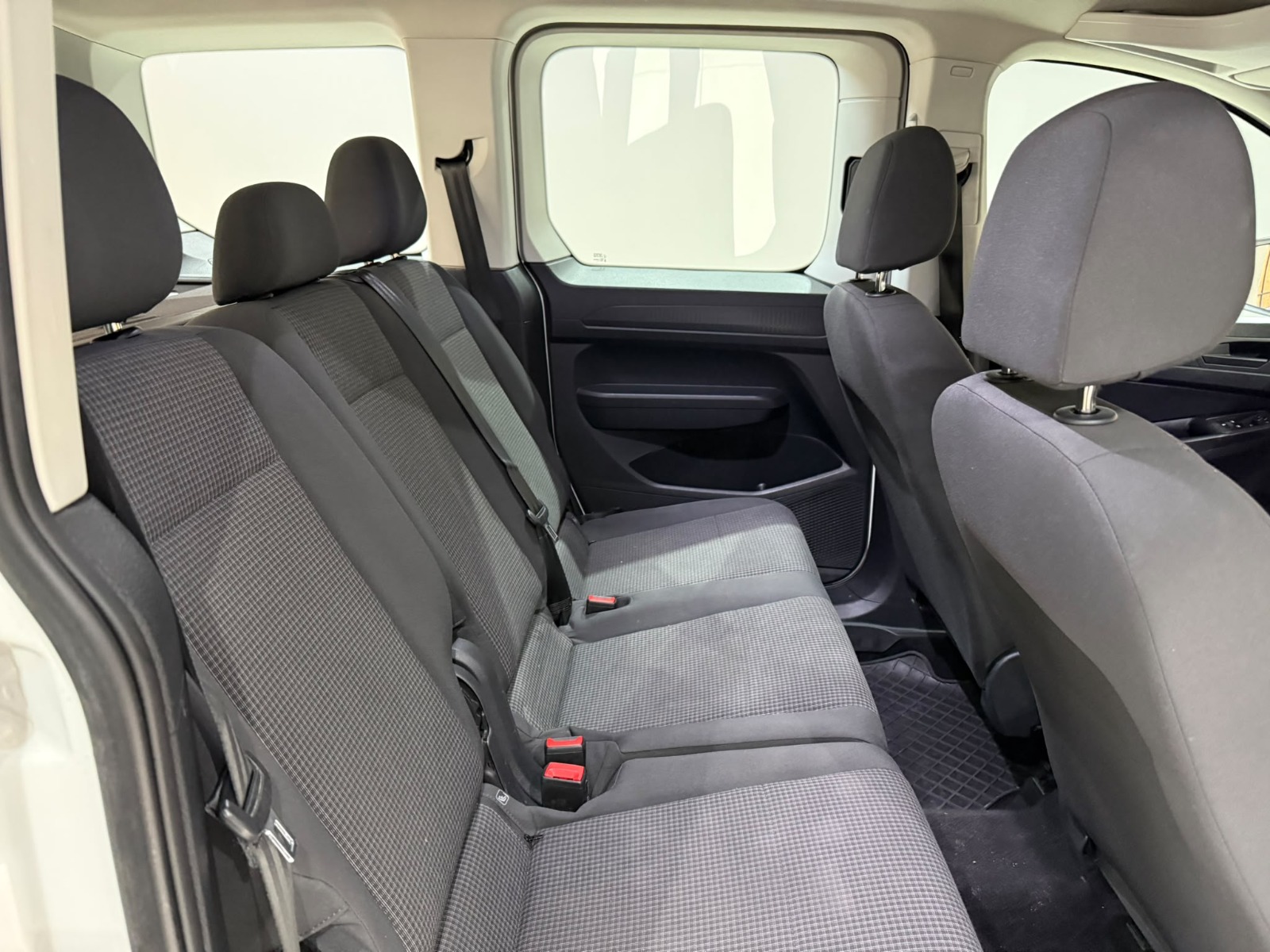 2022 Dizel Otomatik Volkswagen Caddy Beyaz Gürel Tasarım Aksesuar Otomotiv San. Tic. Ltd. Şti.