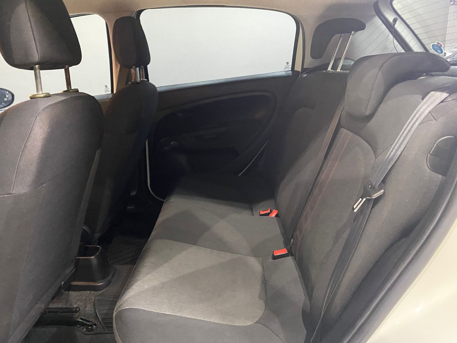 2014 Benzin Manuel Fiat Punto Beyaz Gürel Tasarım Aksesuar Otomotiv San. Tic. Ltd. Şti.