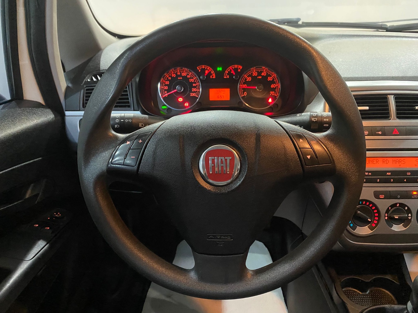 2014 Benzin Manuel Fiat Punto Beyaz Gürel Tasarım Aksesuar Otomotiv San. Tic. Ltd. Şti.