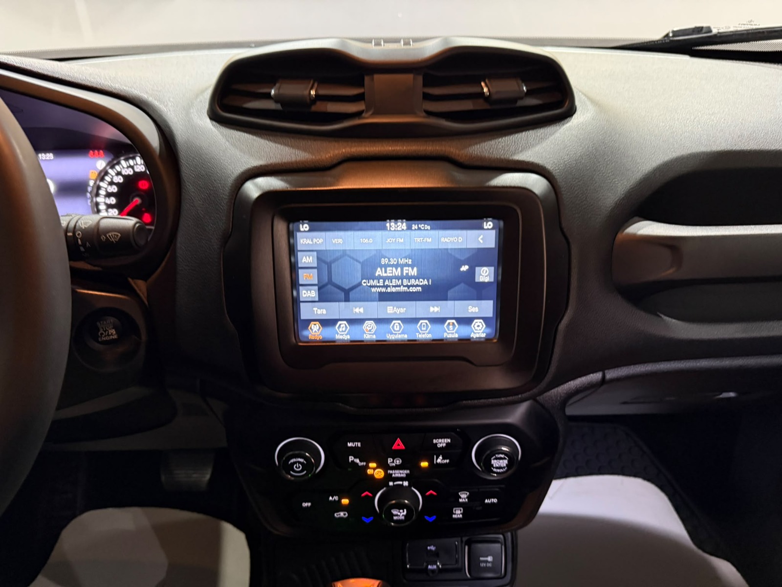 2022 Benzin Otomatik Jeep Renegade Gri Gürel Tasarım Aksesuar Otomotiv San. Tic. Ltd. Şti.