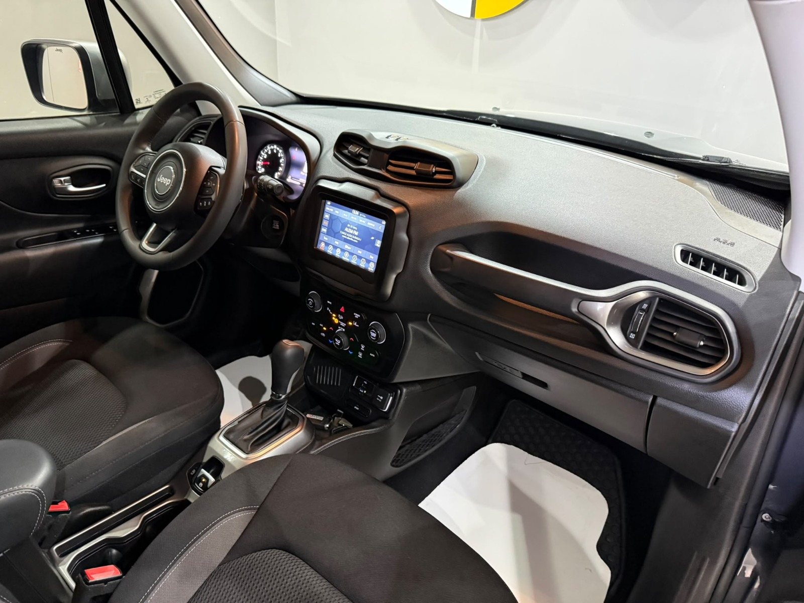 2022 Benzin Otomatik Jeep Renegade Gri Gürel Tasarım Aksesuar Otomotiv San. Tic. Ltd. Şti.