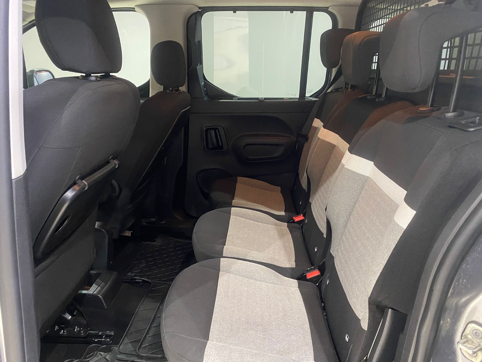 2022 Dizel Otomatik Citroen Berlingo Gri Gürel Tasarım Aksesuar Otomotiv San. Tic. Ltd. Şti.