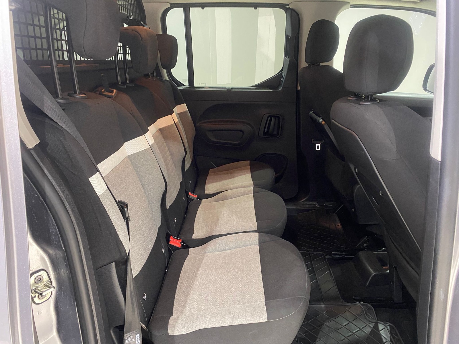 2022 Dizel Otomatik Citroen Berlingo Gri Gürel Tasarım Aksesuar Otomotiv San. Tic. Ltd. Şti.