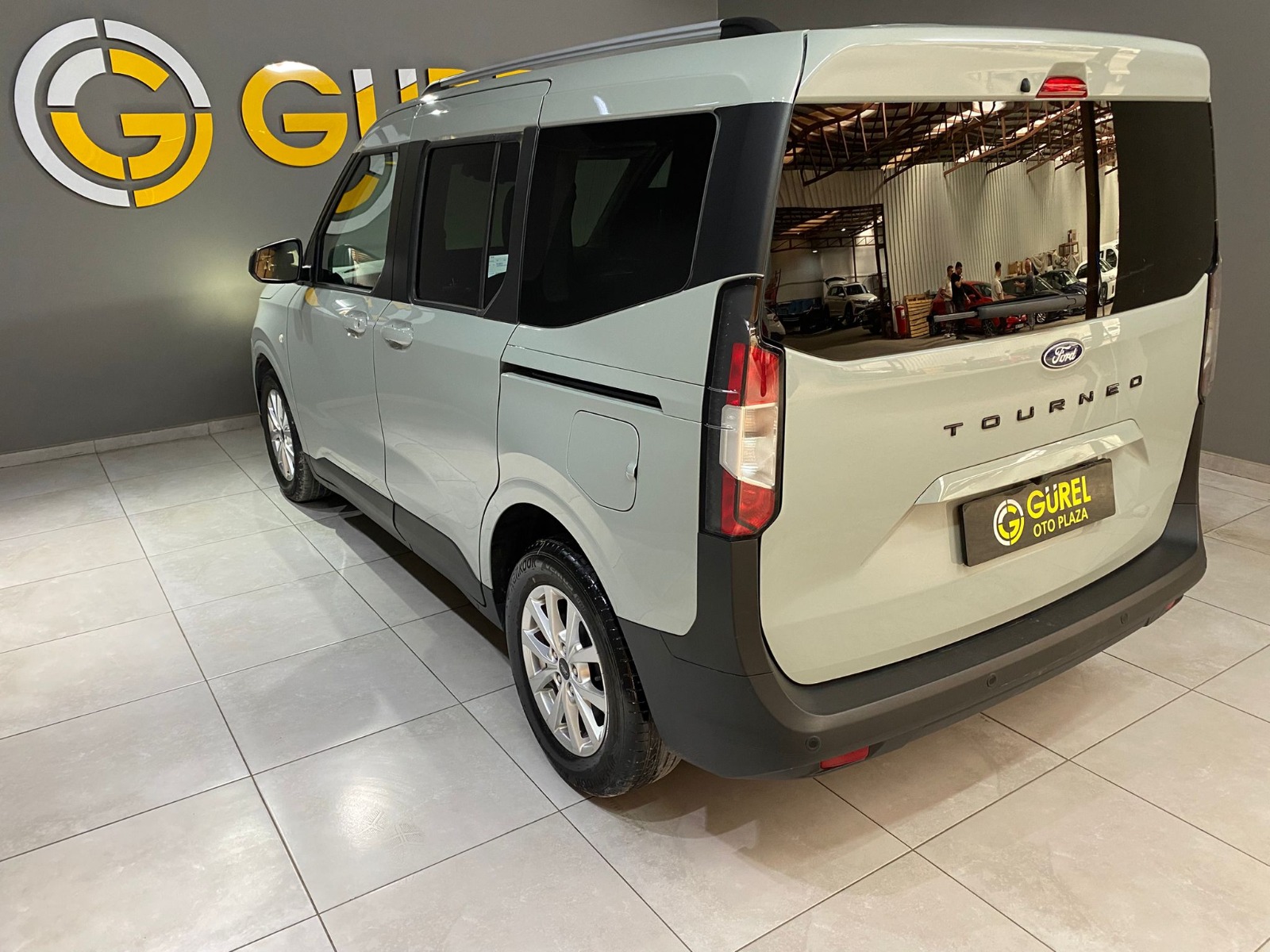 2024 Dizel Manuel Ford Tourneo Courier Gri Gürel Tasarım Aksesuar Otomotiv San. Tic. Ltd. Şti.