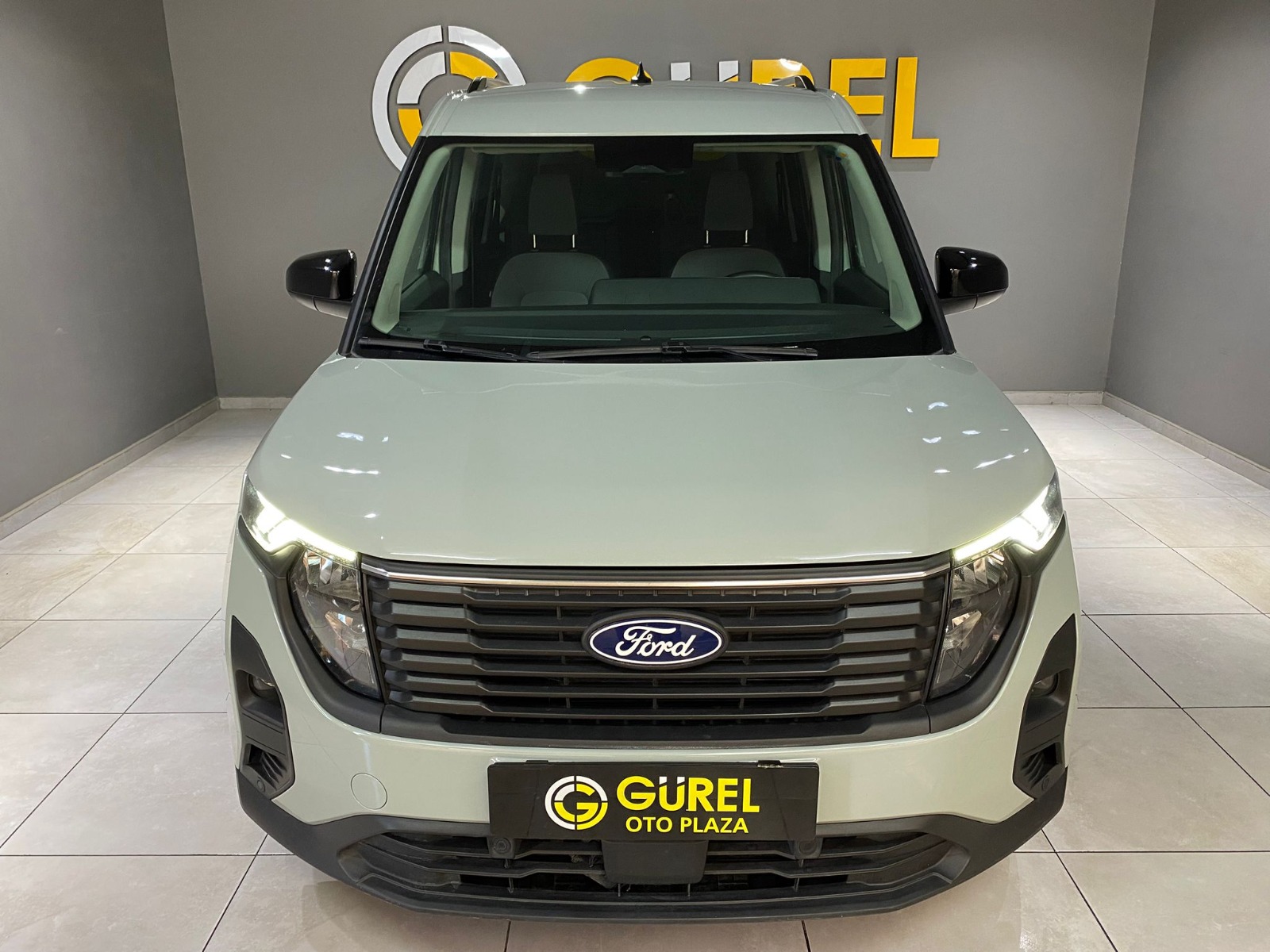 2024 Dizel Manuel Ford Tourneo Courier Gri Gürel Tasarım Aksesuar Otomotiv San. Tic. Ltd. Şti.