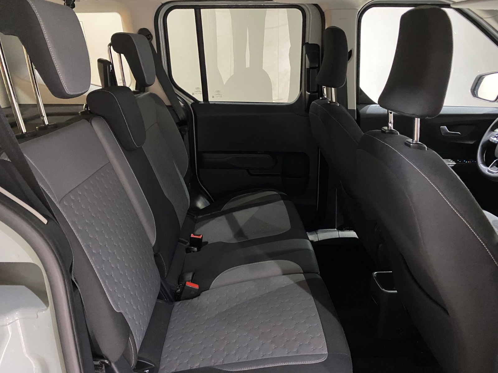 2024 Dizel Manuel Ford Tourneo Courier Gri Gürel Tasarım Aksesuar Otomotiv San. Tic. Ltd. Şti.