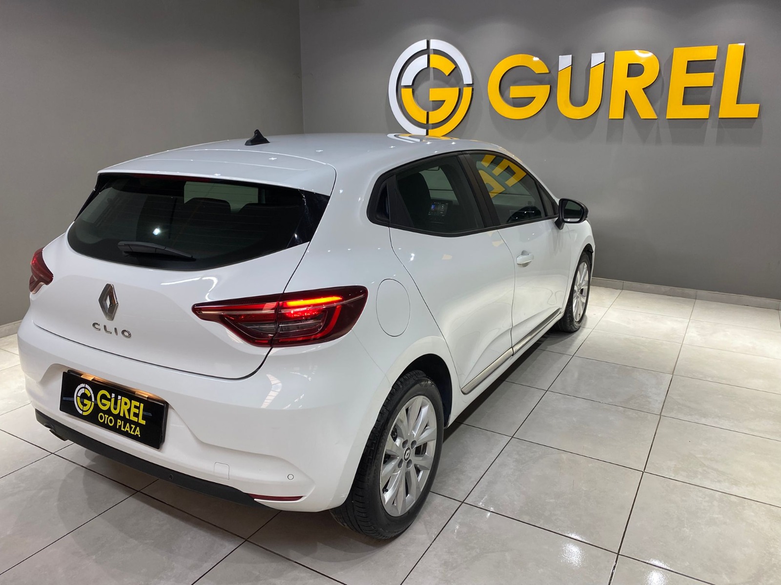 2023 Benzin Otomatik Renault Clio Beyaz Gürel Tasarım Aksesuar Otomotiv San. Tic. Ltd. Şti.