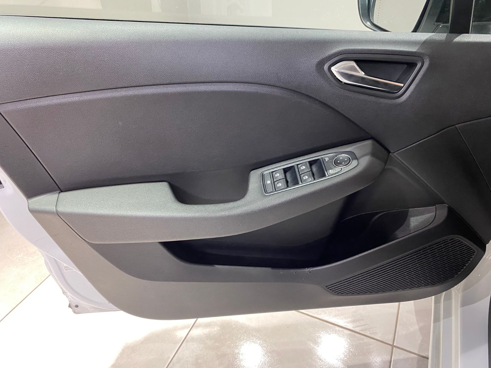 2023 Benzin Otomatik Renault Clio Beyaz Gürel Tasarım Aksesuar Otomotiv San. Tic. Ltd. Şti.