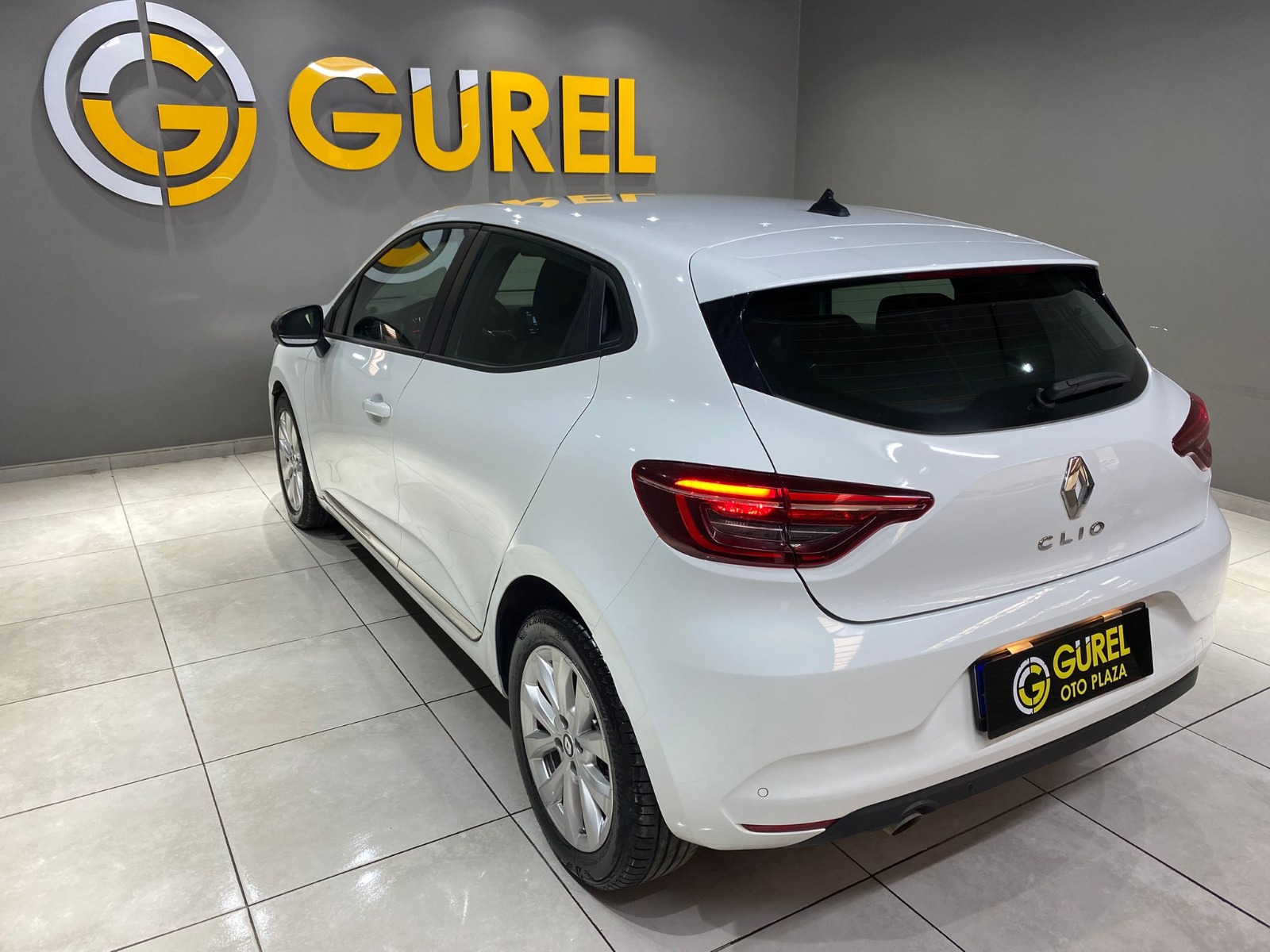 2023 Benzin Otomatik Renault Clio Beyaz Gürel Tasarım Aksesuar Otomotiv San. Tic. Ltd. Şti.