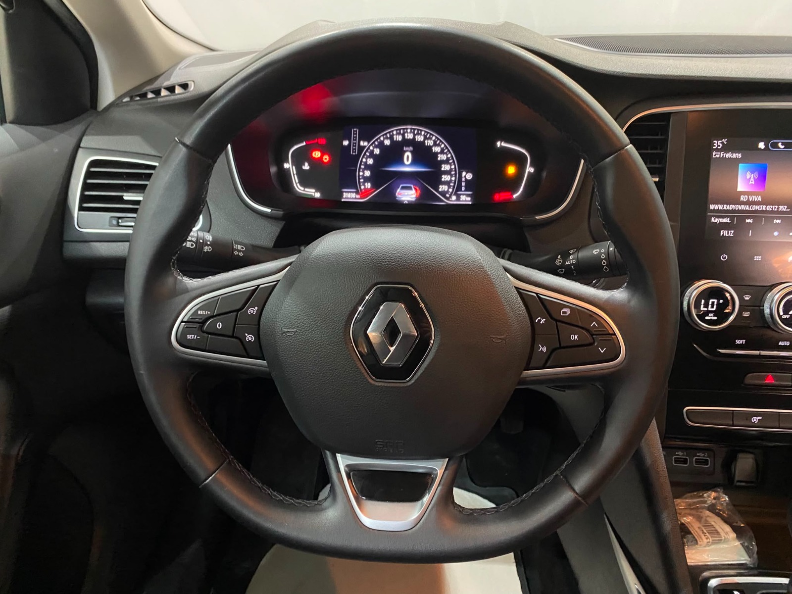 2023 Benzin Otomatik Renault Megane Beyaz Gürel Tasarım Aksesuar Otomotiv San. Tic. Ltd. Şti.