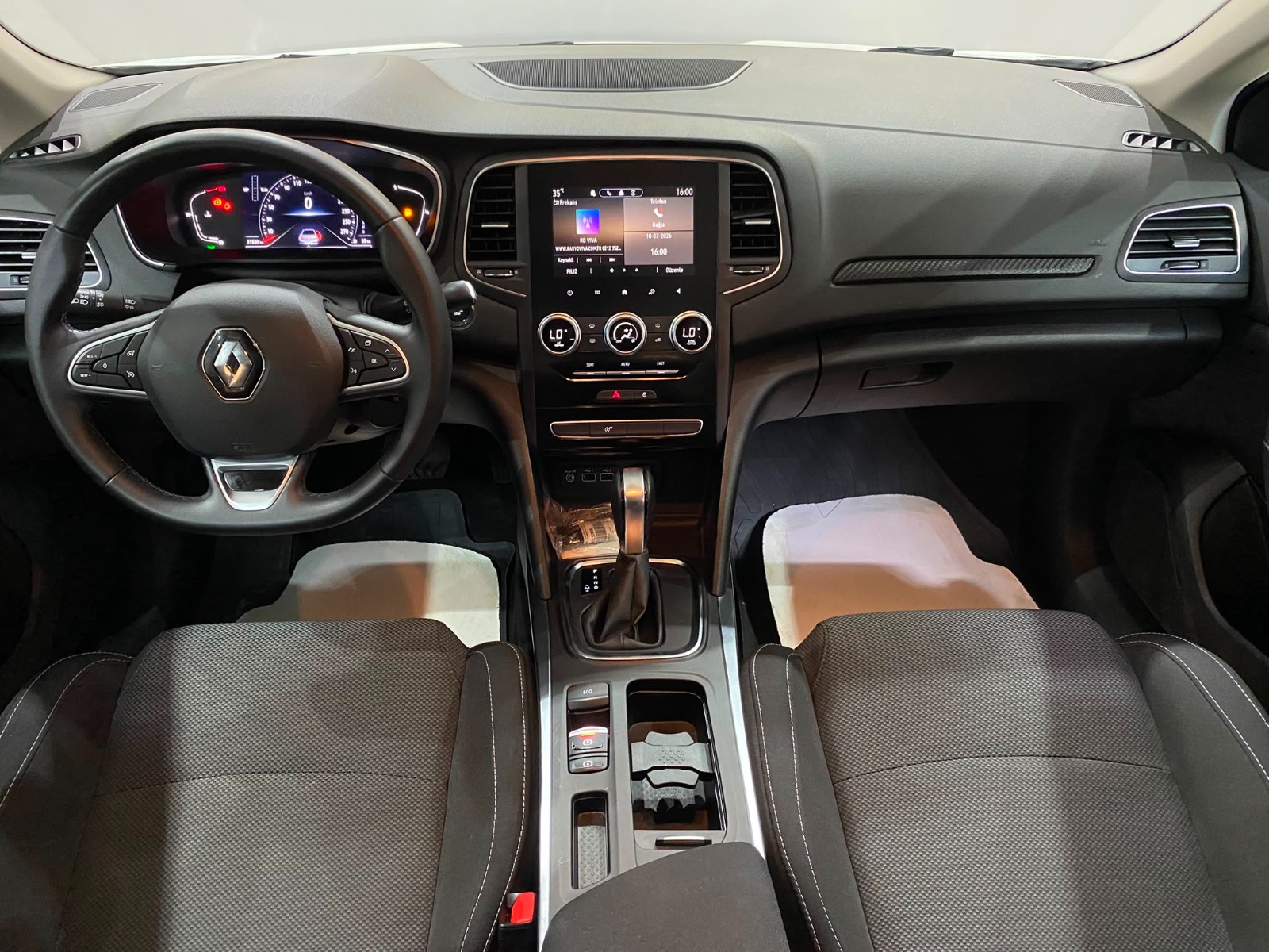 2023 Benzin Otomatik Renault Megane Beyaz Gürel Tasarım Aksesuar Otomotiv San. Tic. Ltd. Şti.