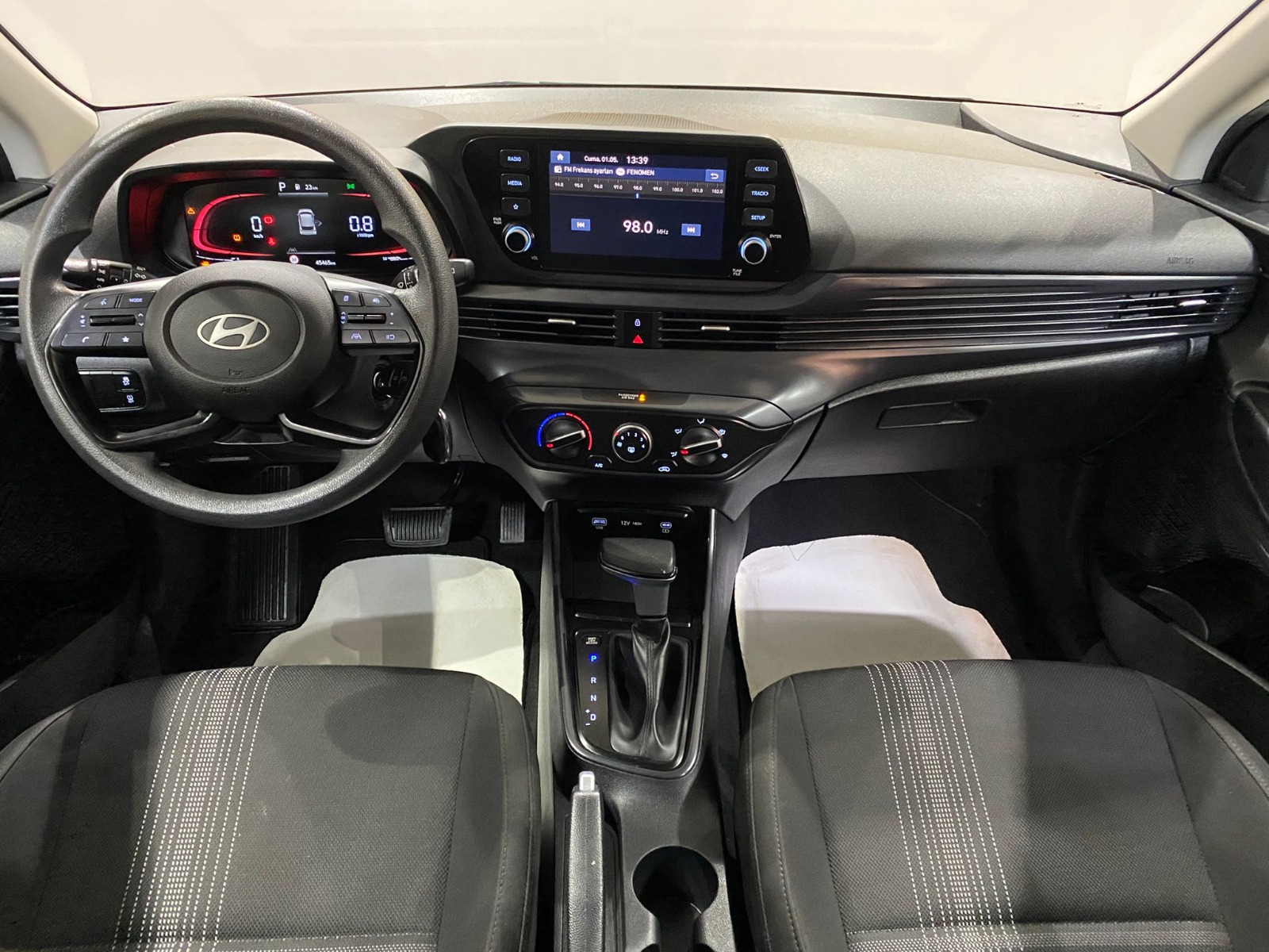 2024 Benzin Otomatik Hyundai i20 Beyaz Gürel Tasarım Aksesuar Otomotiv San. Tic. Ltd. Şti.
