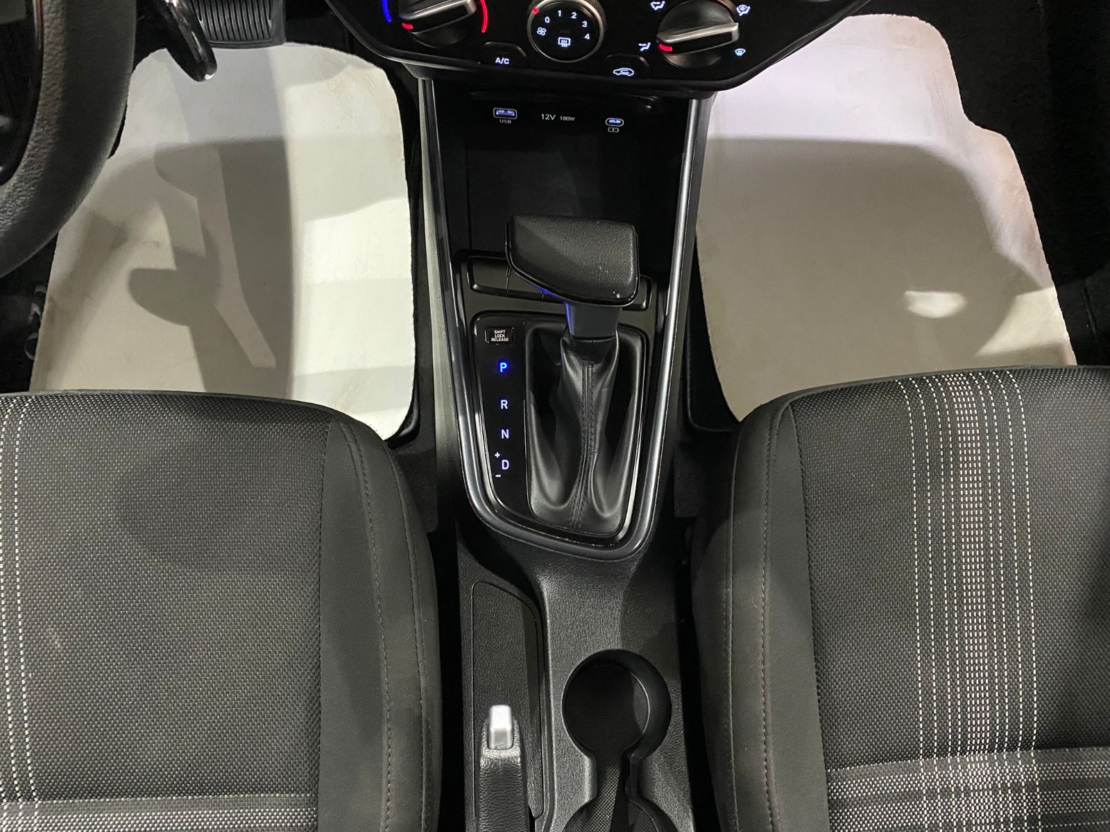 2024 Benzin Otomatik Hyundai i20 Beyaz Gürel Tasarım Aksesuar Otomotiv San. Tic. Ltd. Şti.