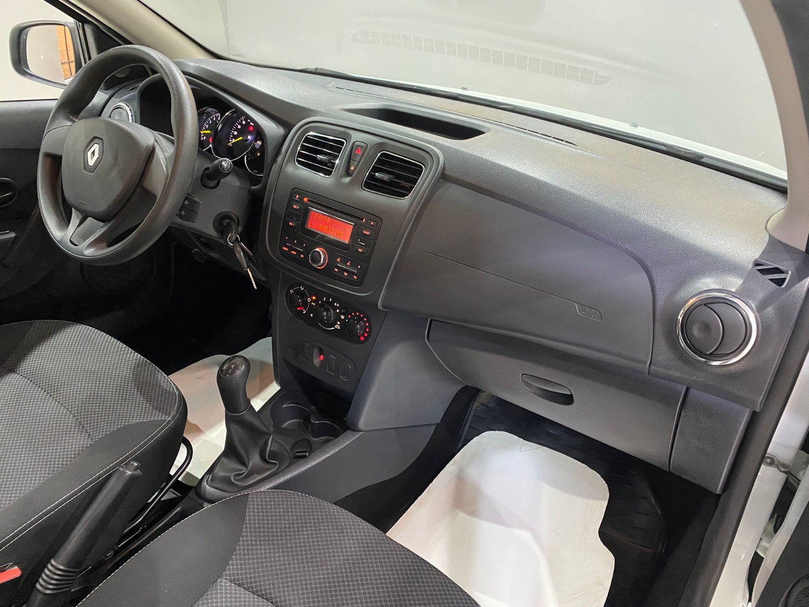 2016 Benzin Manuel Renault Symbol Beyaz Gürel Tasarım Aksesuar Otomotiv San. Tic. Ltd. Şti.